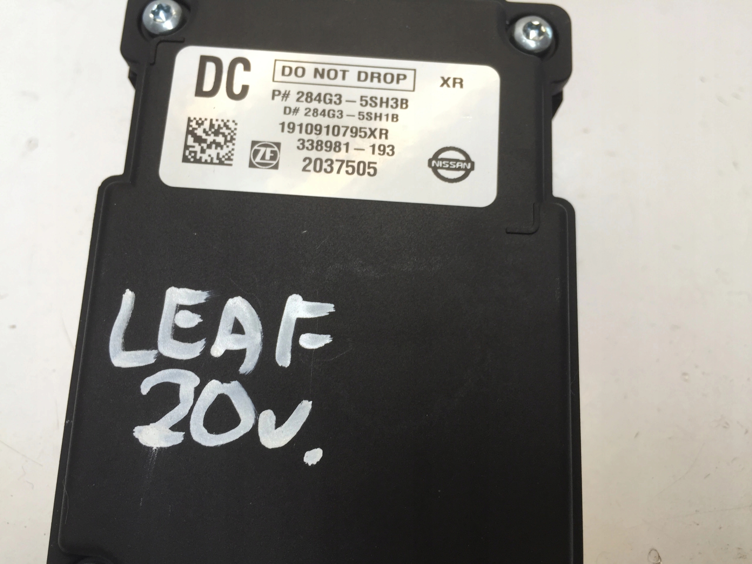 NISSAN LEAF II 2 2020 RADAR KAMERA NA SZYBE PRZOD Car type Passenger cars