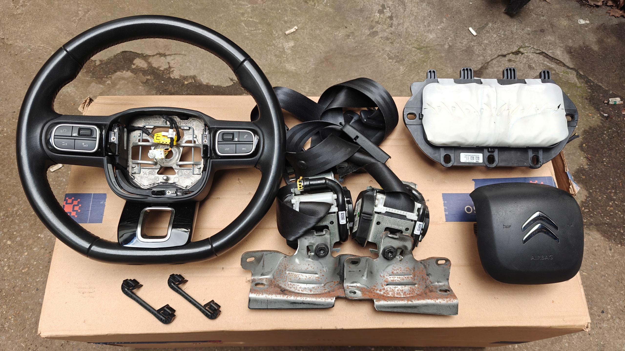 CITROEN C3 III PODUSZKI PASY WTYCZKI AIRBAG