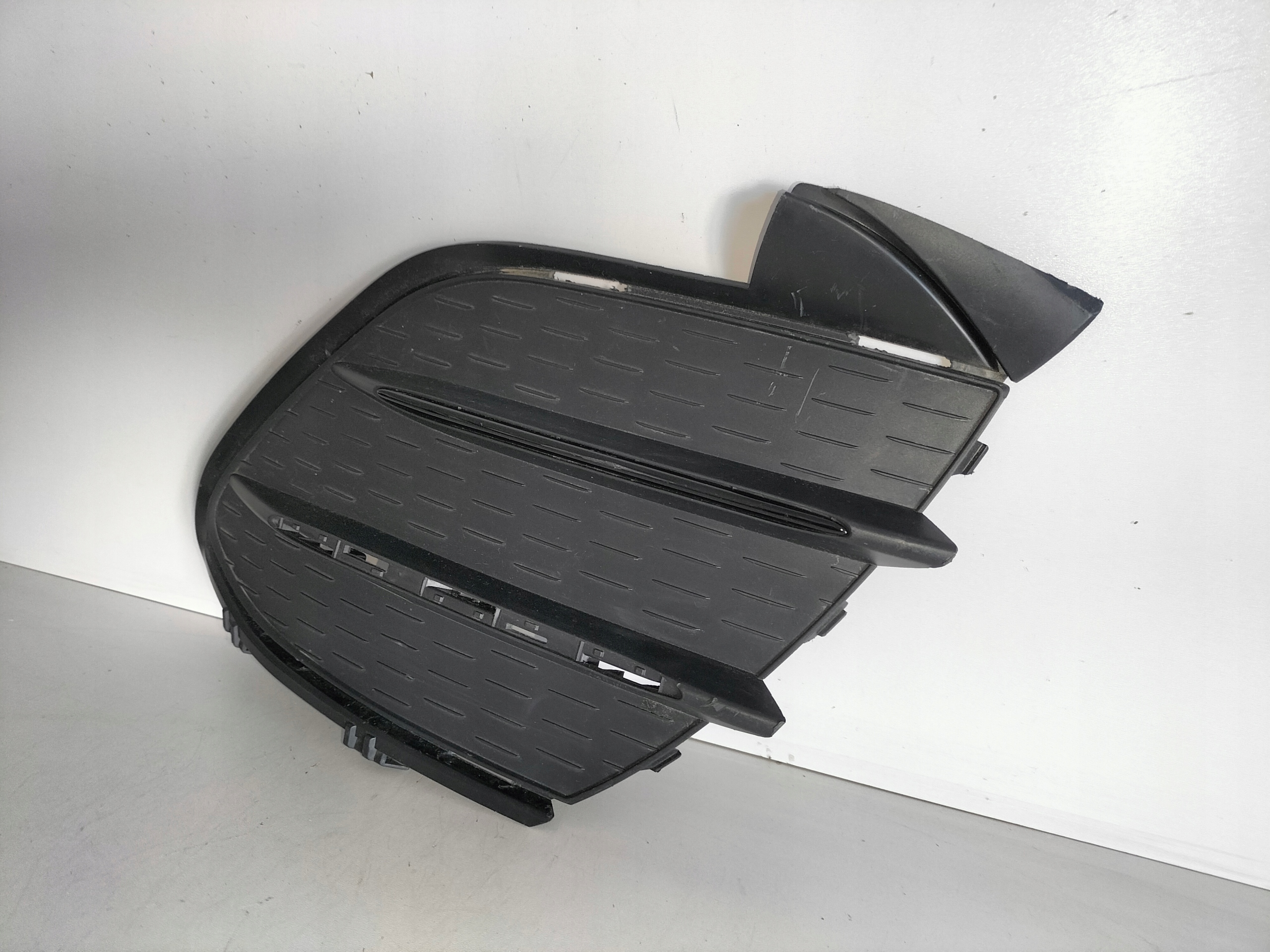 grille grid of a bumper front right MERCEDES GLB X247 19- AMG