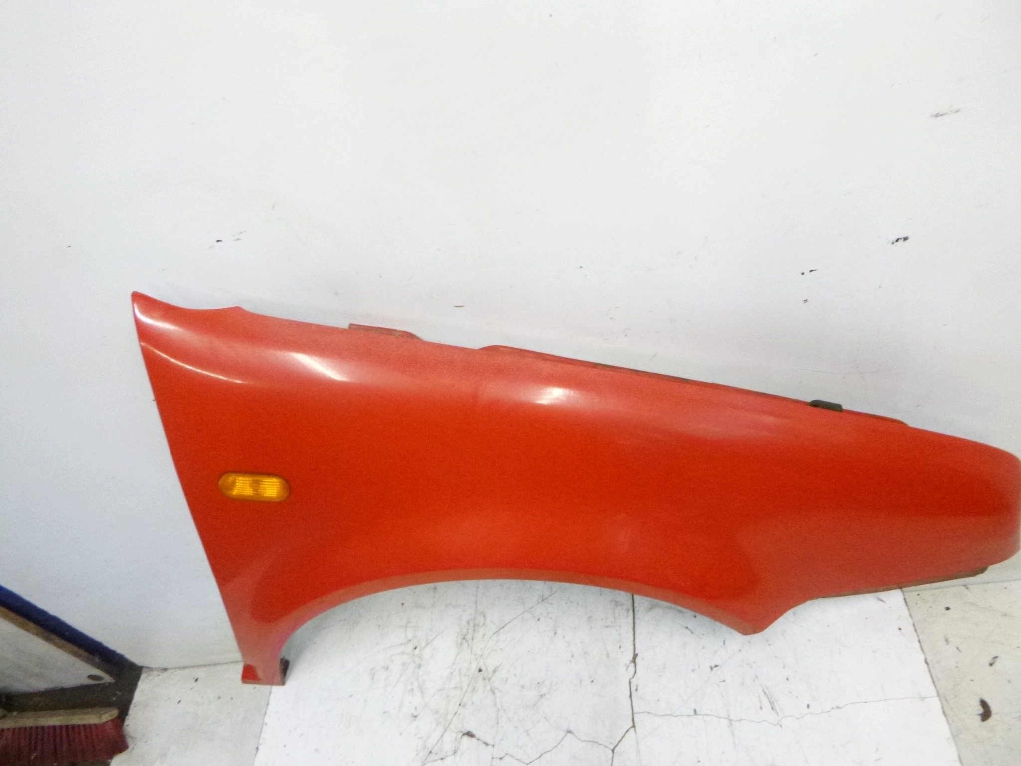 fender front right VW Golf IV 4 LP3G red 1997–2003