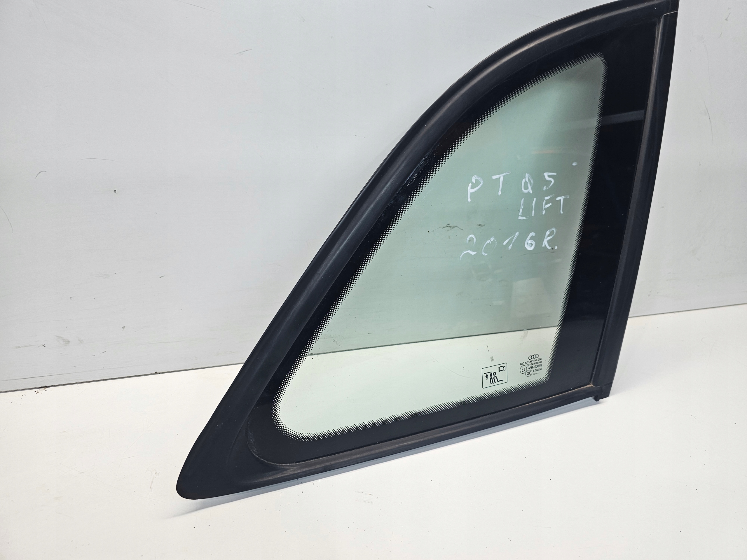 window bodywork right rear part AUDI Q5 8R 2016R 8R0845300F