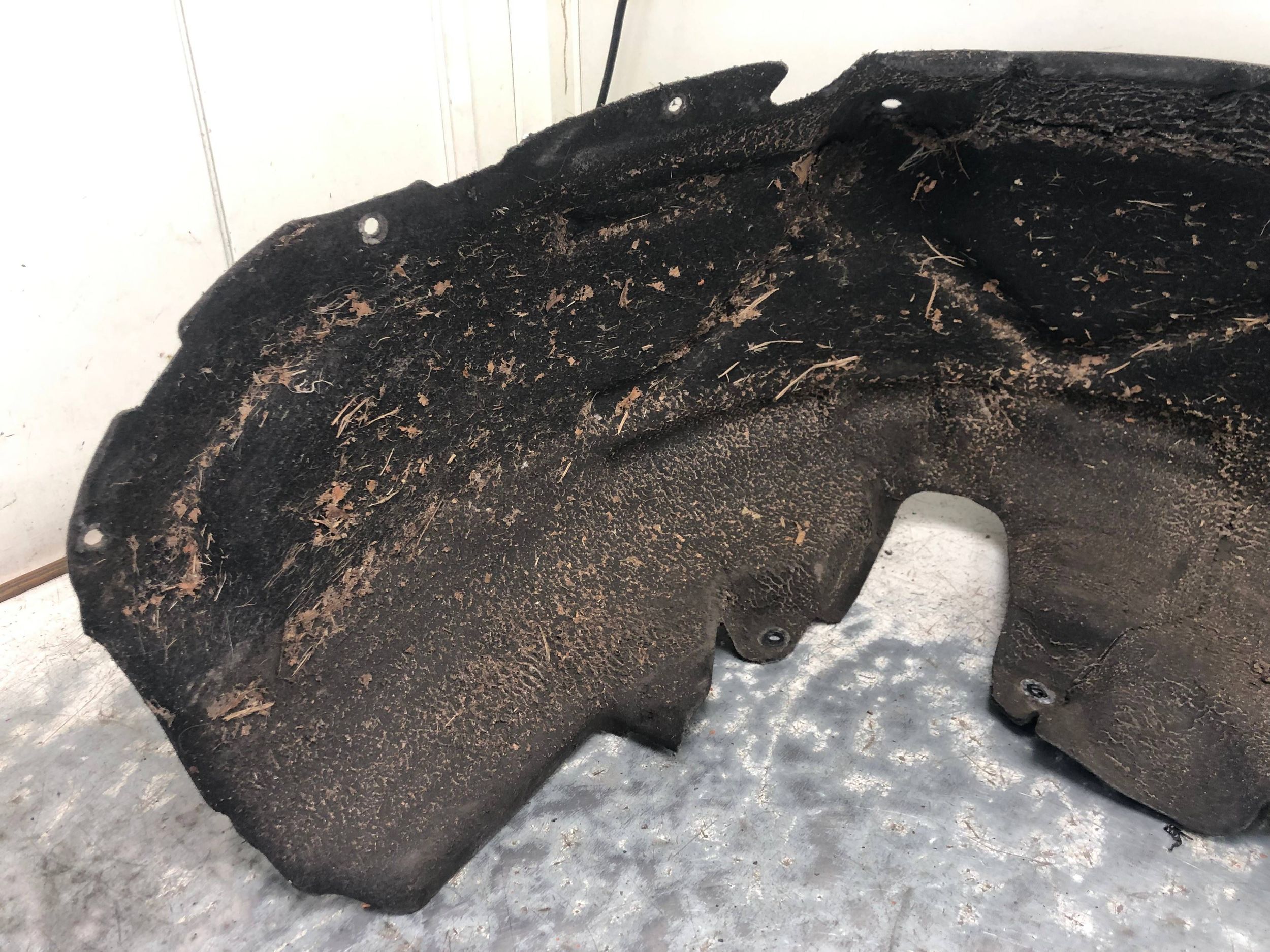 mudguard right rear part MERCEDES W205 A2056900830