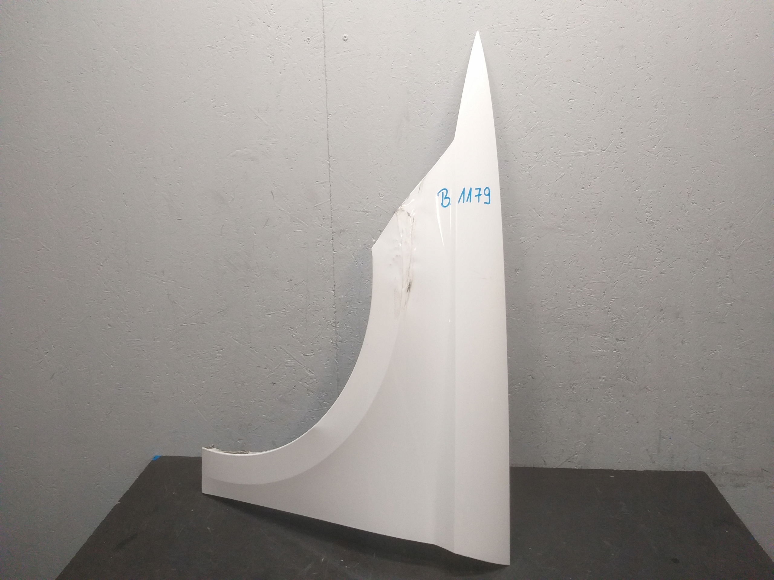 FENDER FRONT LEFT SEAT IBIZA 6F 17