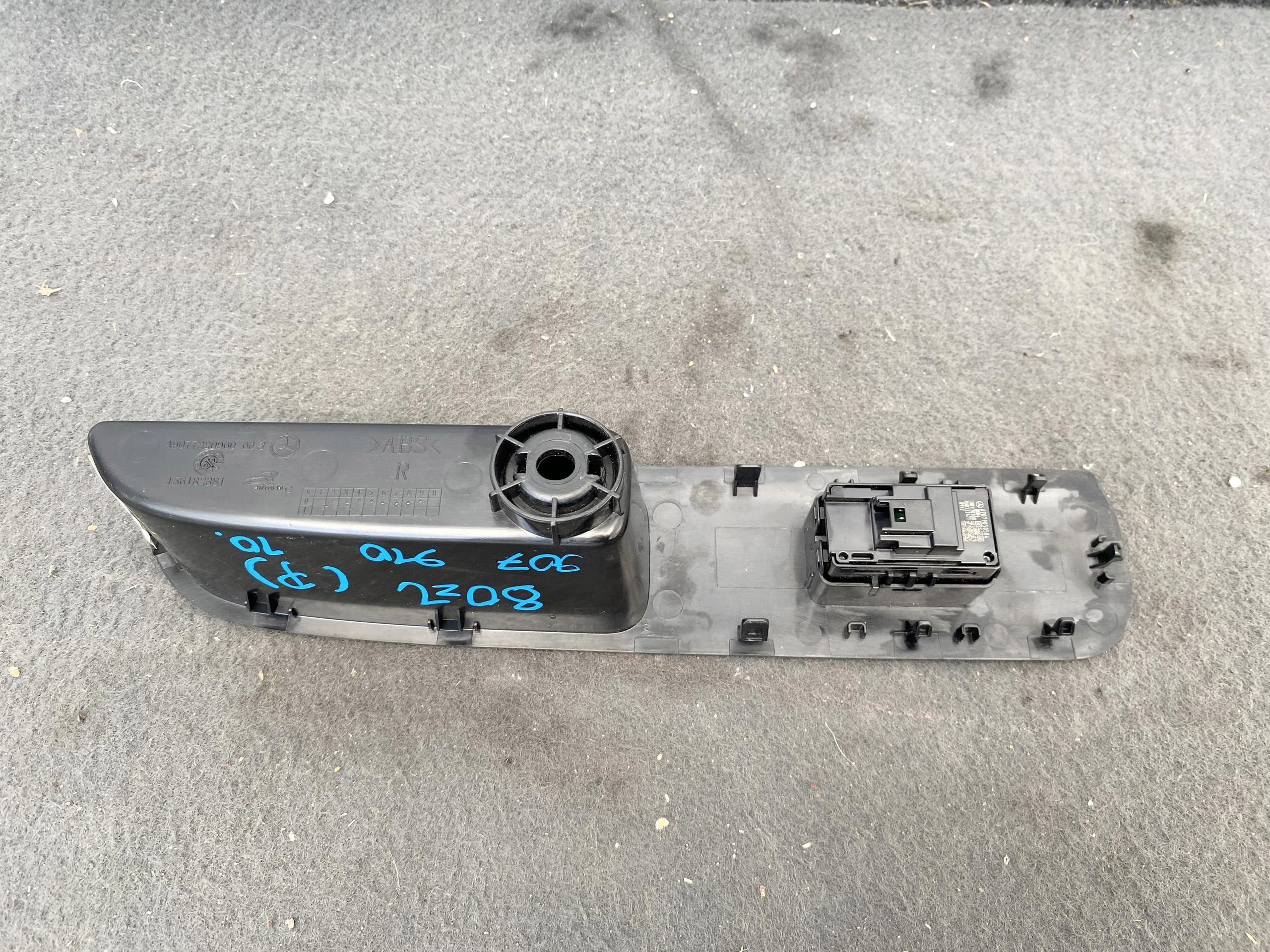 SPRINTER 907 910 17- control panel windows PRZEDNIEJ right A9077220900