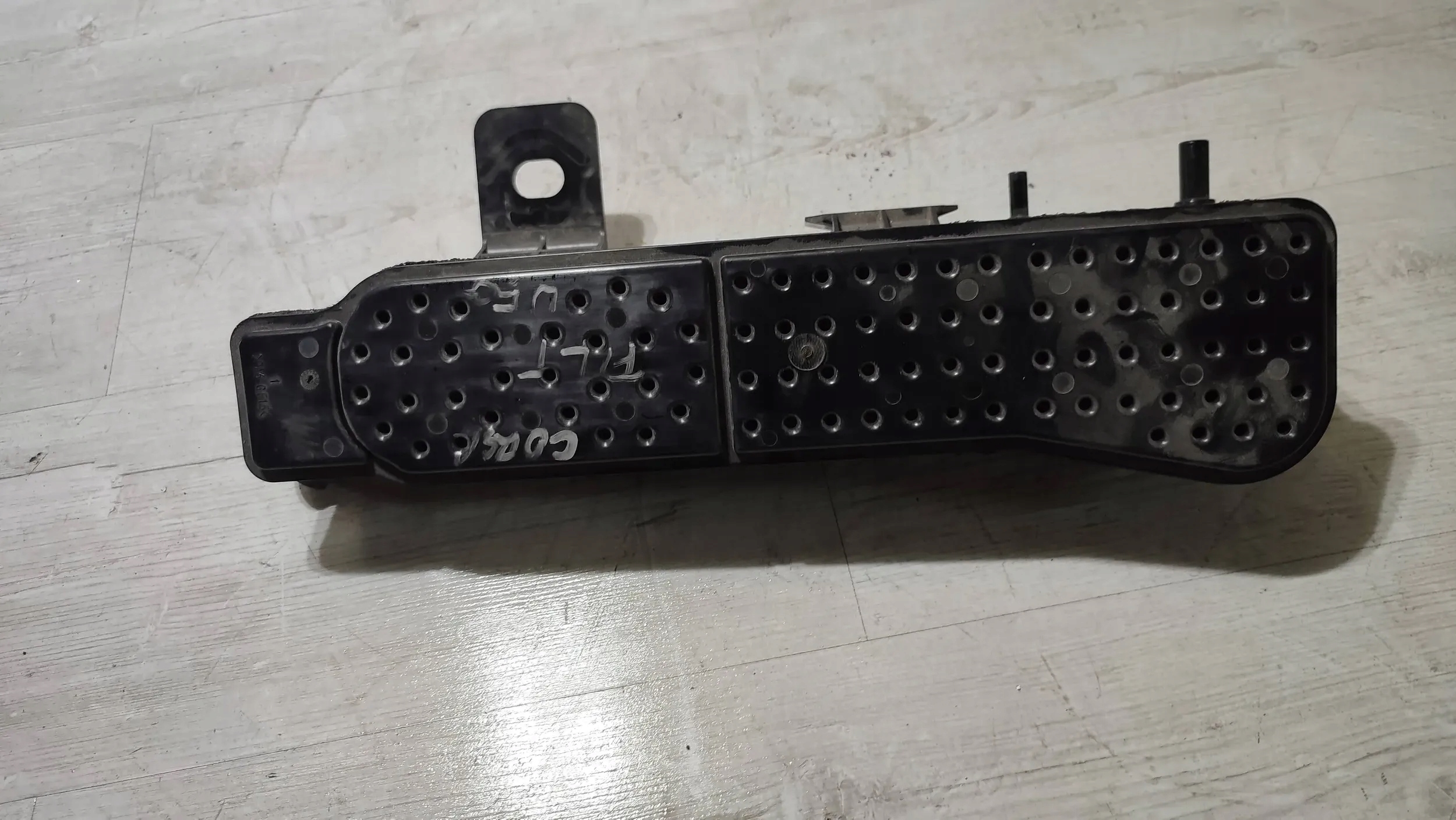 Opel Corsa F 1.2 22r. carbon filter