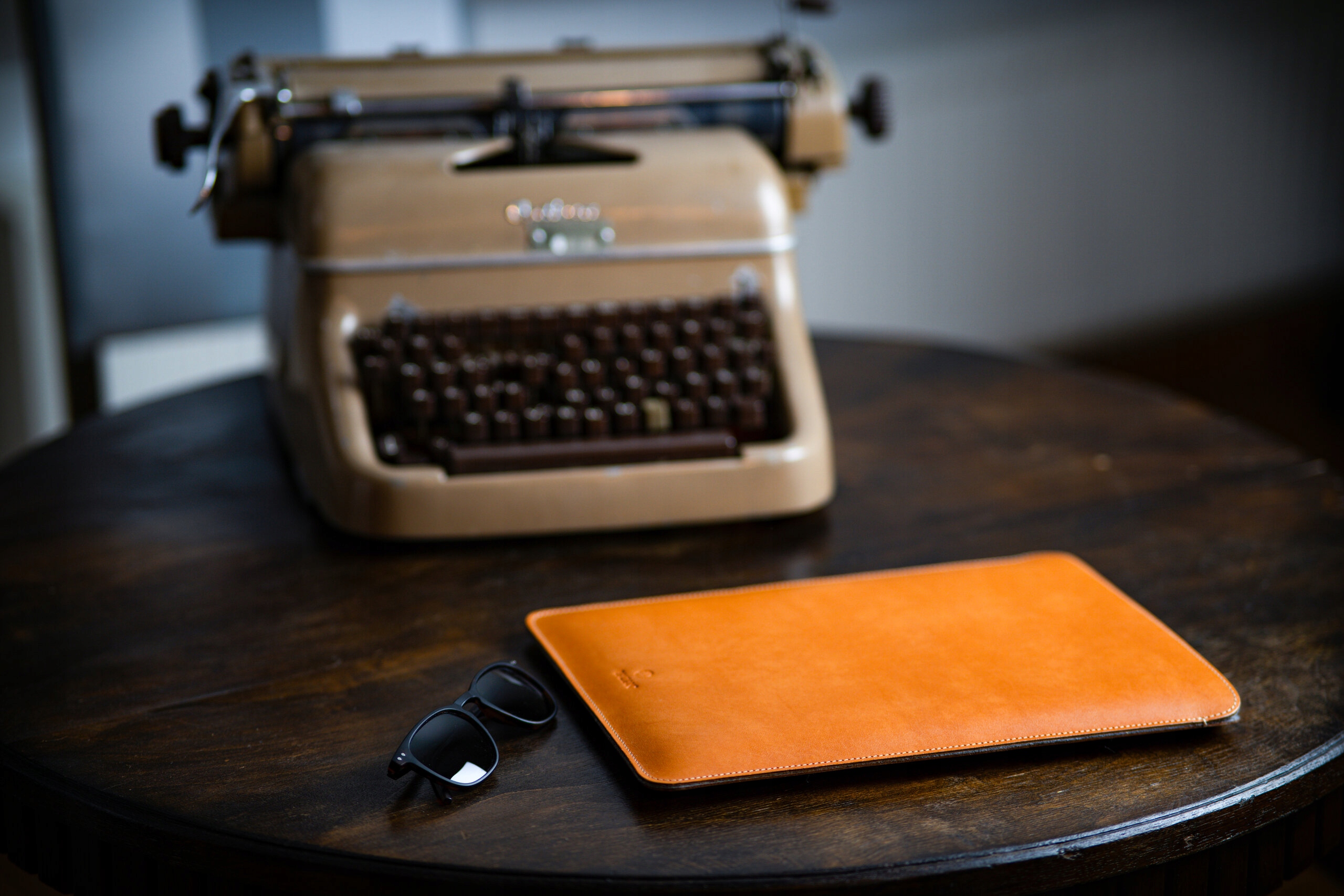 BALTAN Etui skórzane Premium do MacBooka Pro 14" brązowe — 9