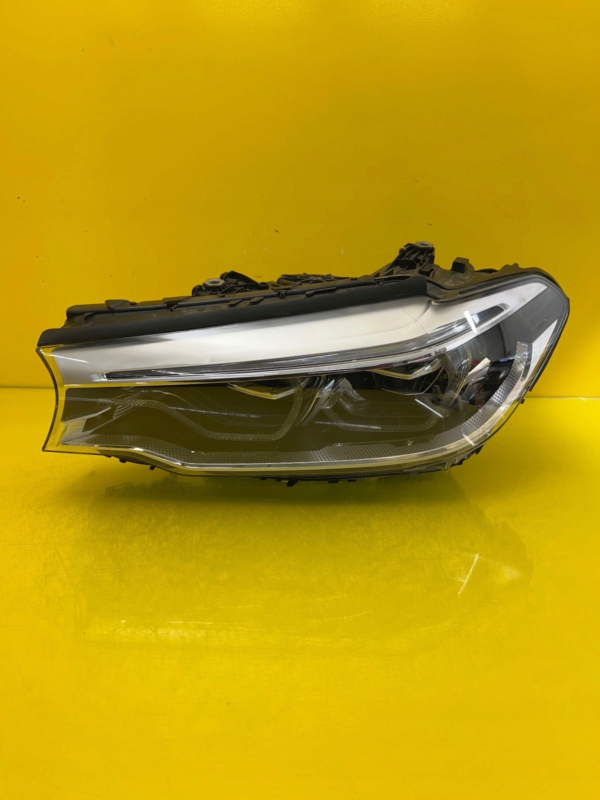 light left BMW 5 G30 G31 M5 Full LED USA 2587197-01