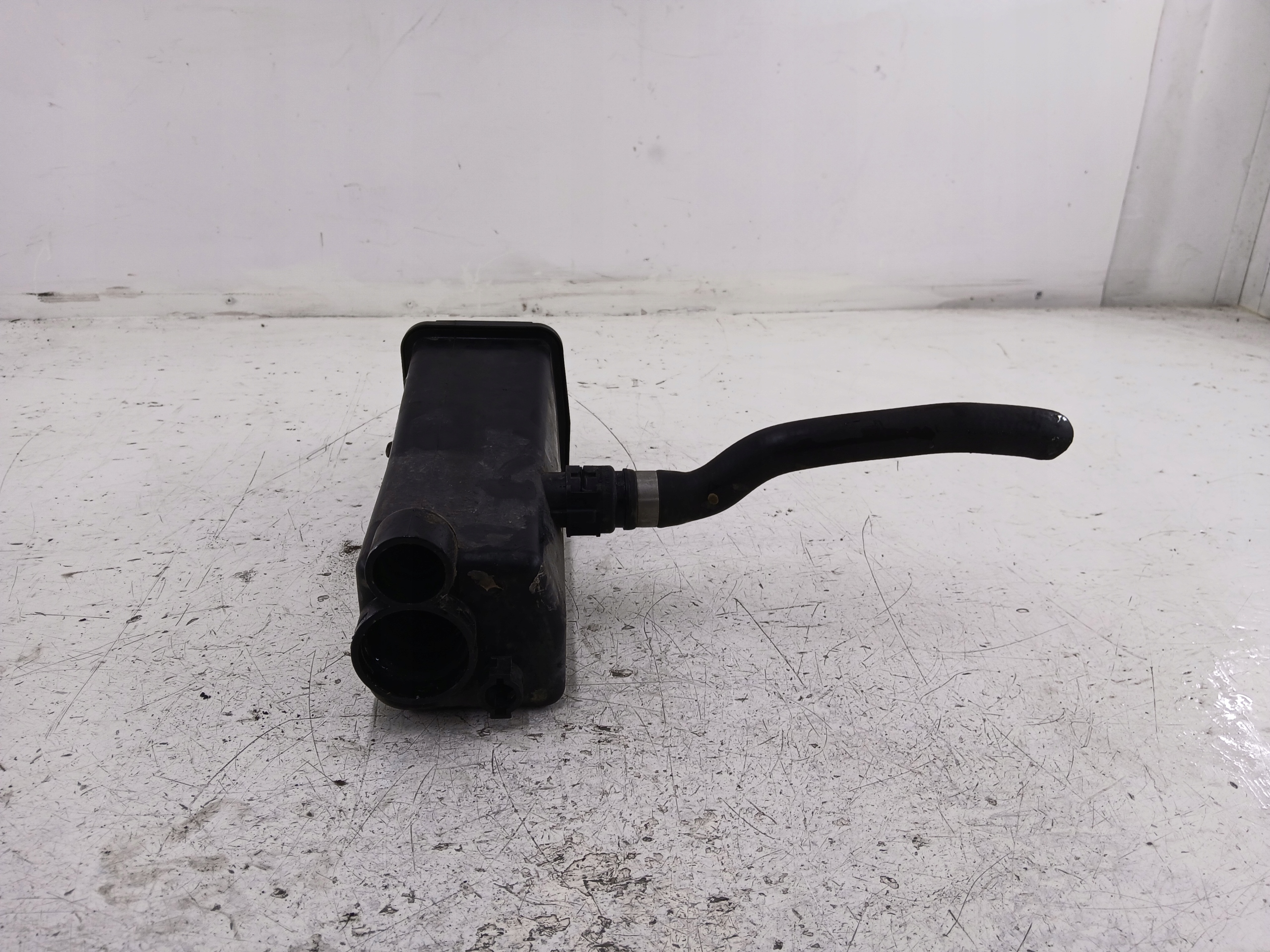 BMW E46 water tank