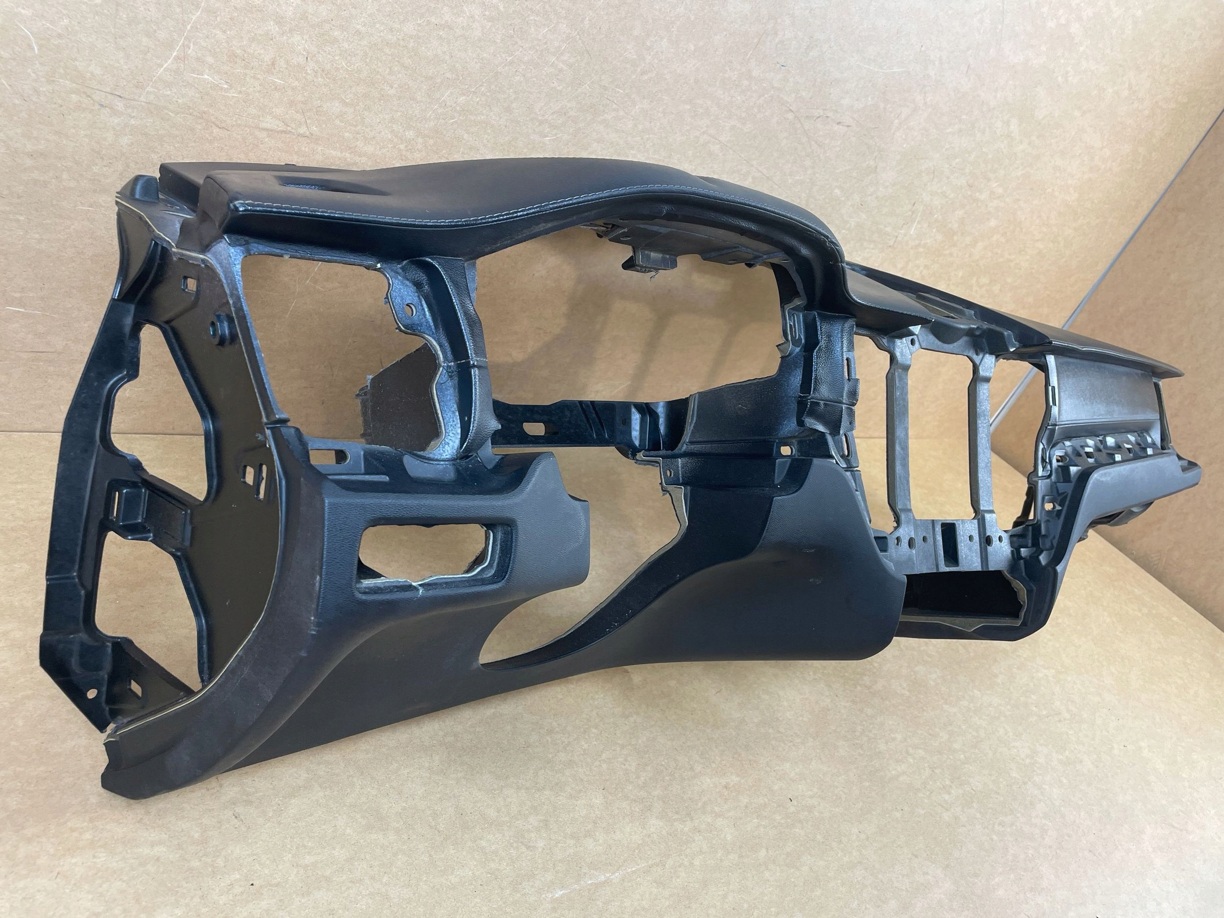 dashboard instrument panel cockpit upholstery VOLVO XC60 II 2017- HEAD UP 31417555