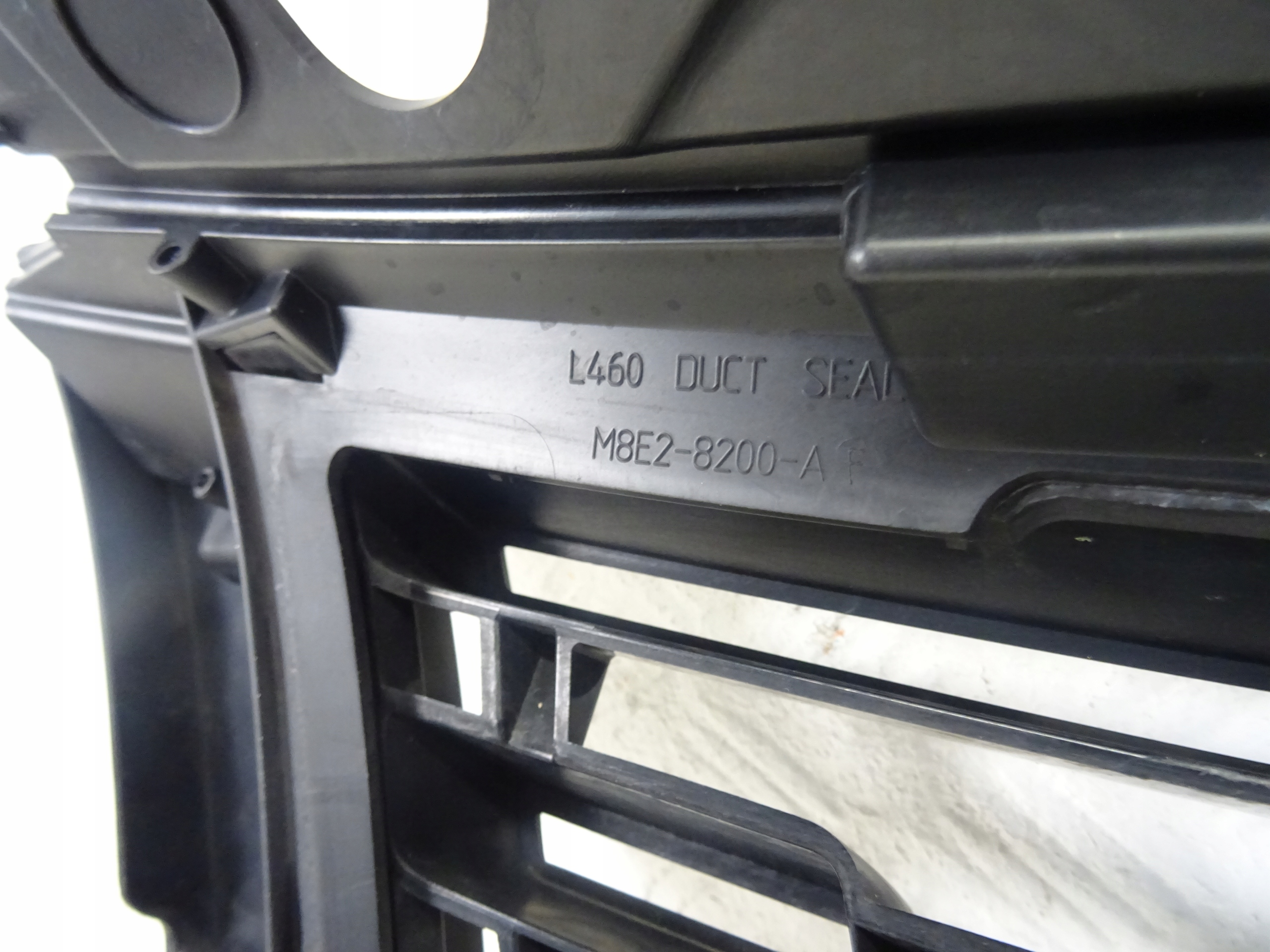 grill grille front front RANGE ROVER L460 M8E2-8200-A