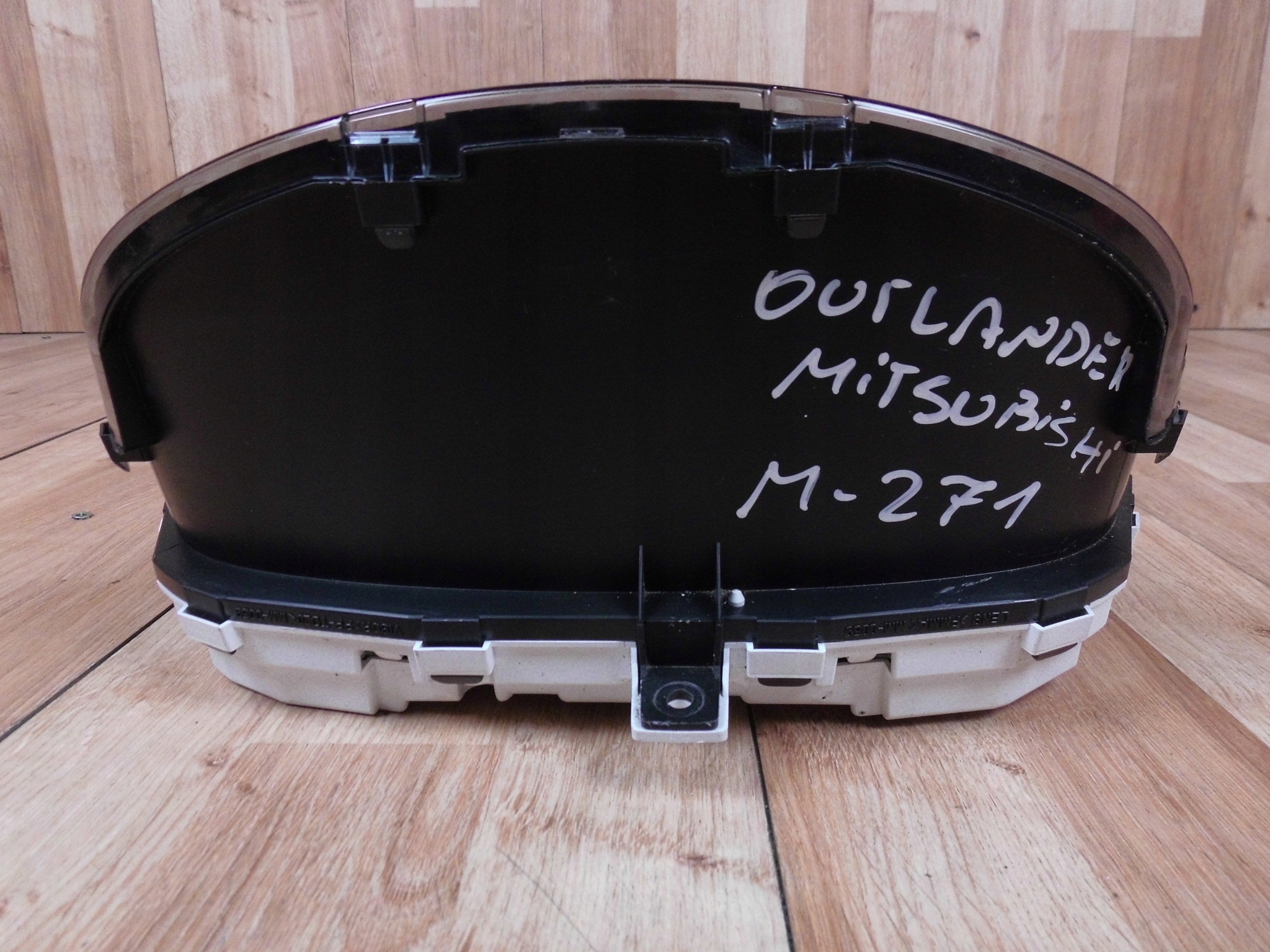 Mitsubishi Outlander III 2.0 BENZ dials EUROPA 8100C651