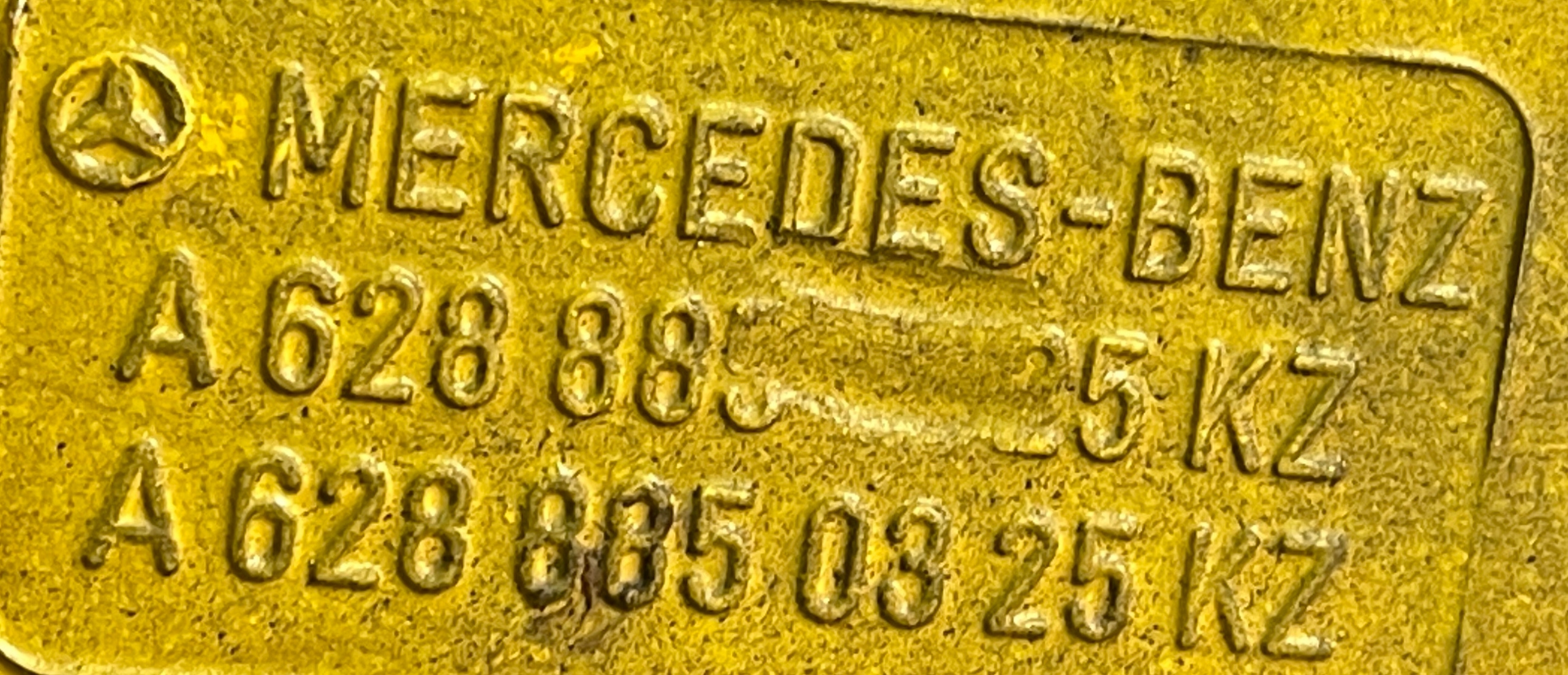 MERCEDES CITARO links Ecke der Stoßstange A6288850325