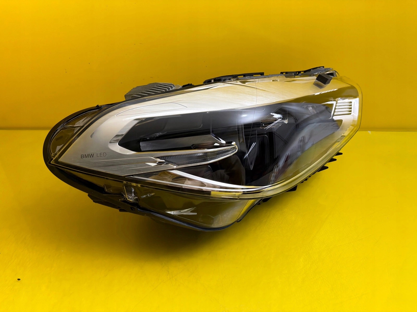 light right BMW X2 F39 Full Led 5A1E0A8-02