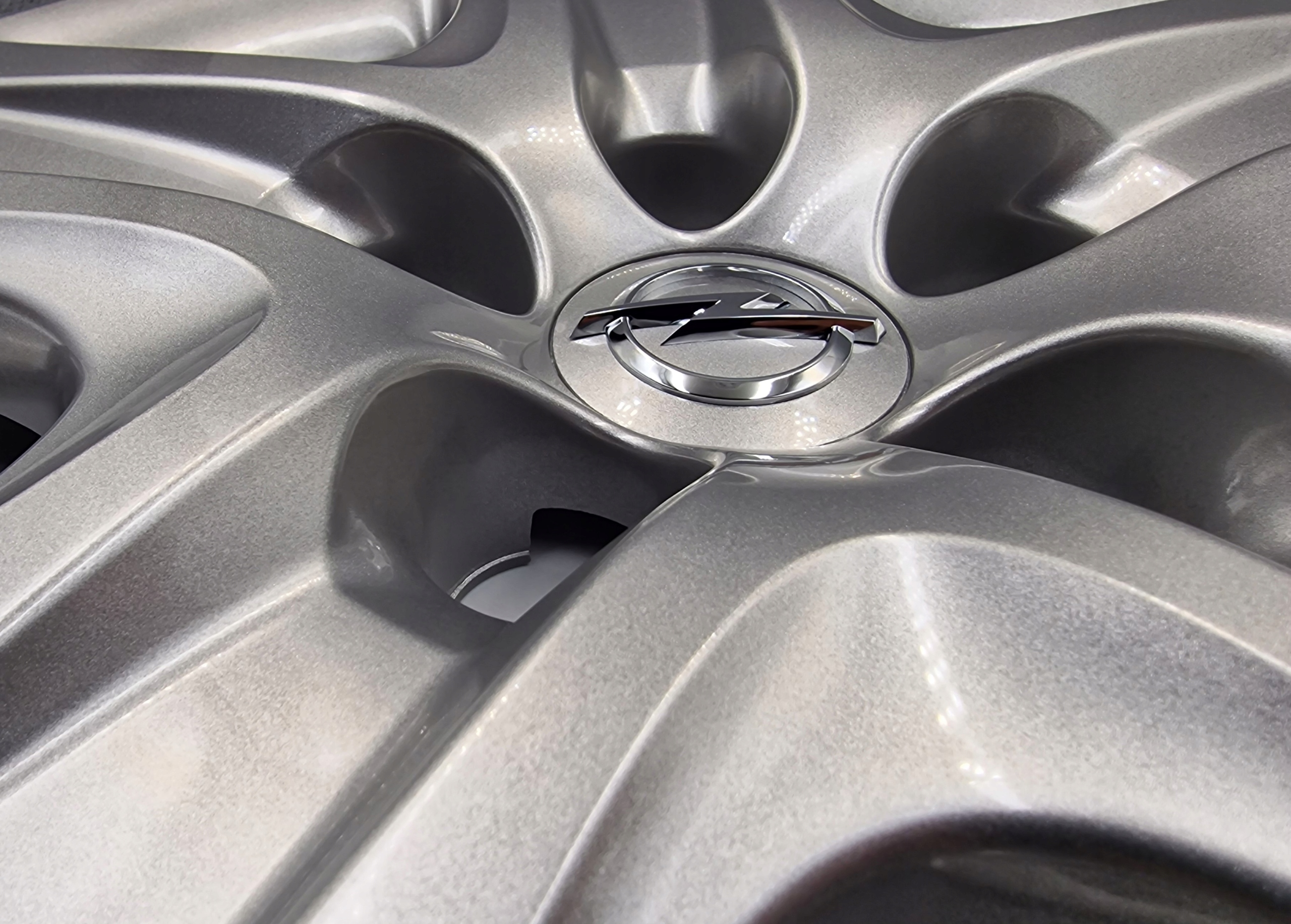 Nowy oryginalny kołpak koła 17cali Opel Insignia A, Insignia B. Zafira C Kod producenta 13312568