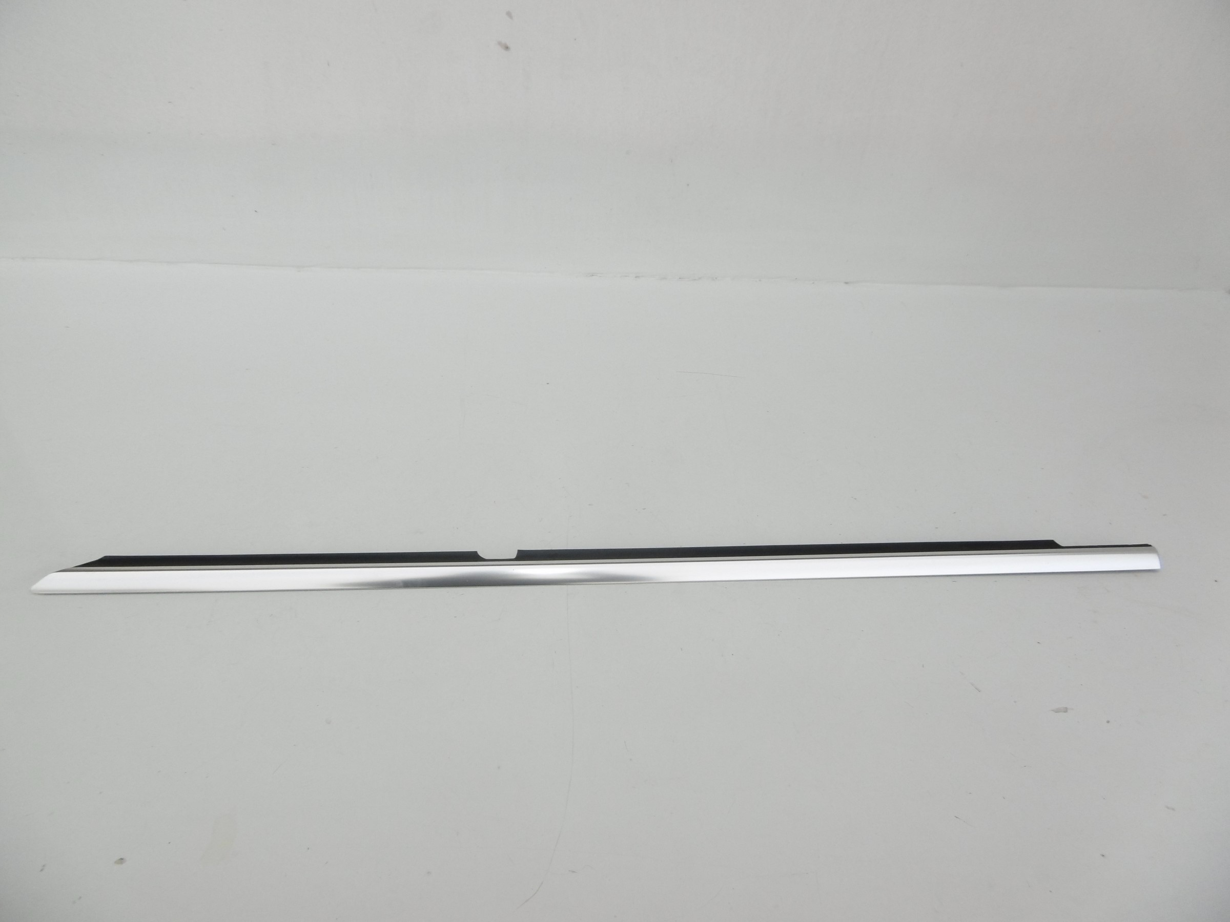moulding dust door right rear part MERCEDES W166