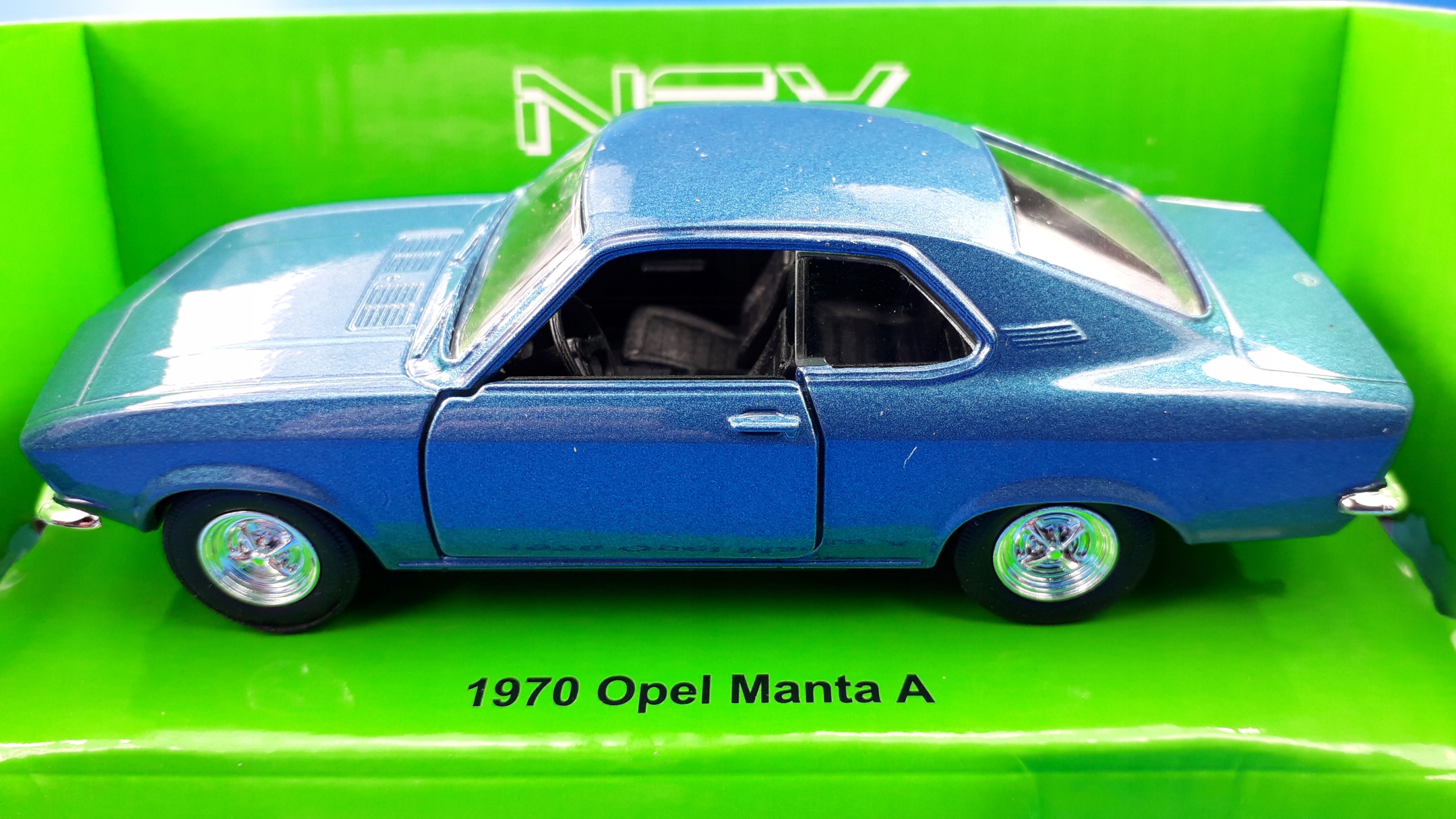 Opel Manta A 1970 1:34 -39 model Welly NEX metalowy 13193865911