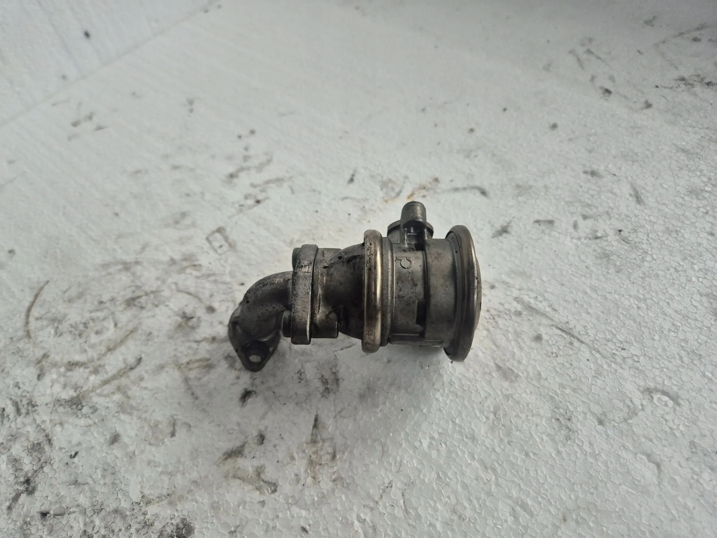 EGR valve 06E131101A Audi A6 C6 2.4 B BDW