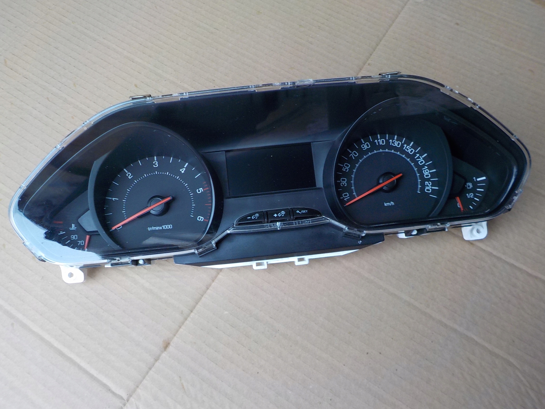dials peugeot 208 and 1,4 hdi 9800860480