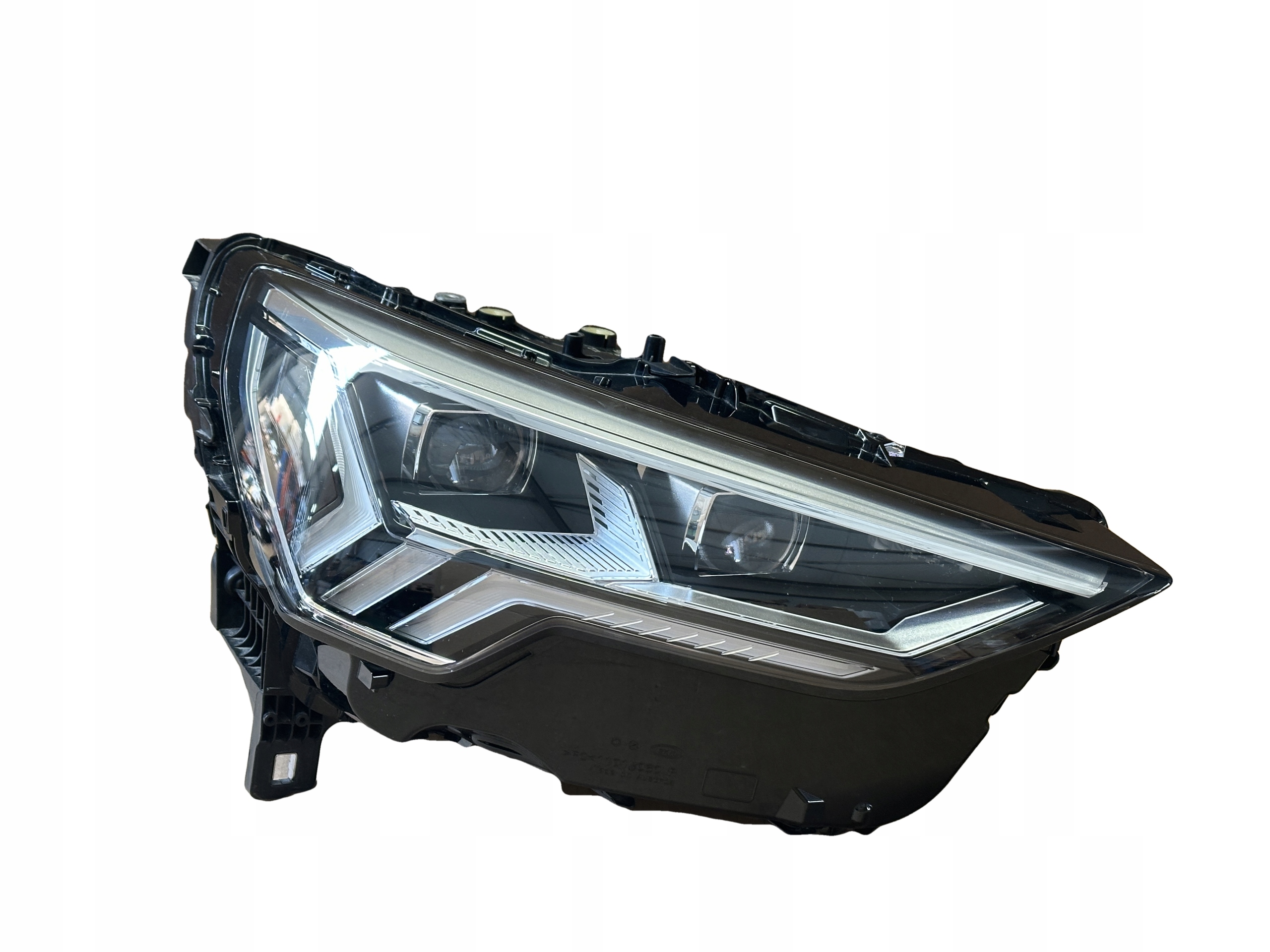 AUDI Q3 83A light right front MATRIX 83A941036A