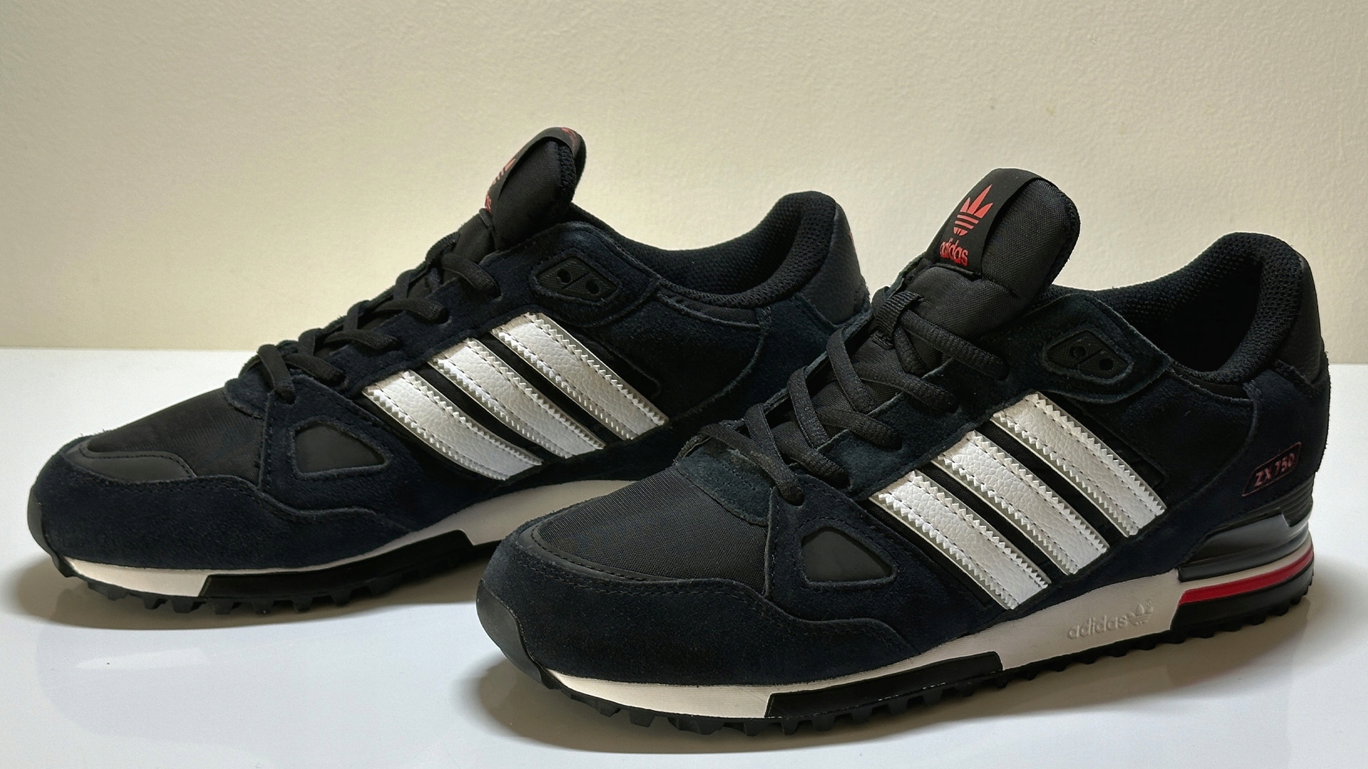 Buty ADIDAS ZX 750 GZ1912 r. 45 1/3 Rozmiar 45 1/3