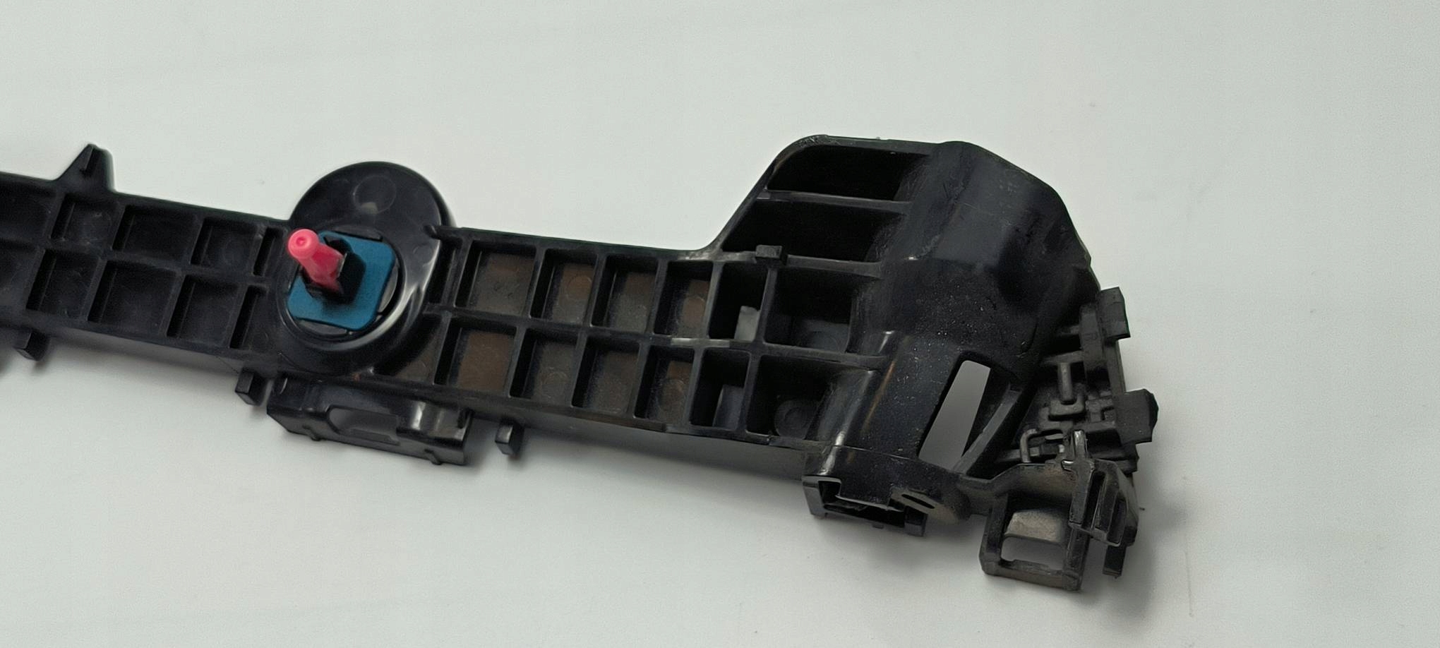 bumper bracket 52157-33040 LEXUS ES300H