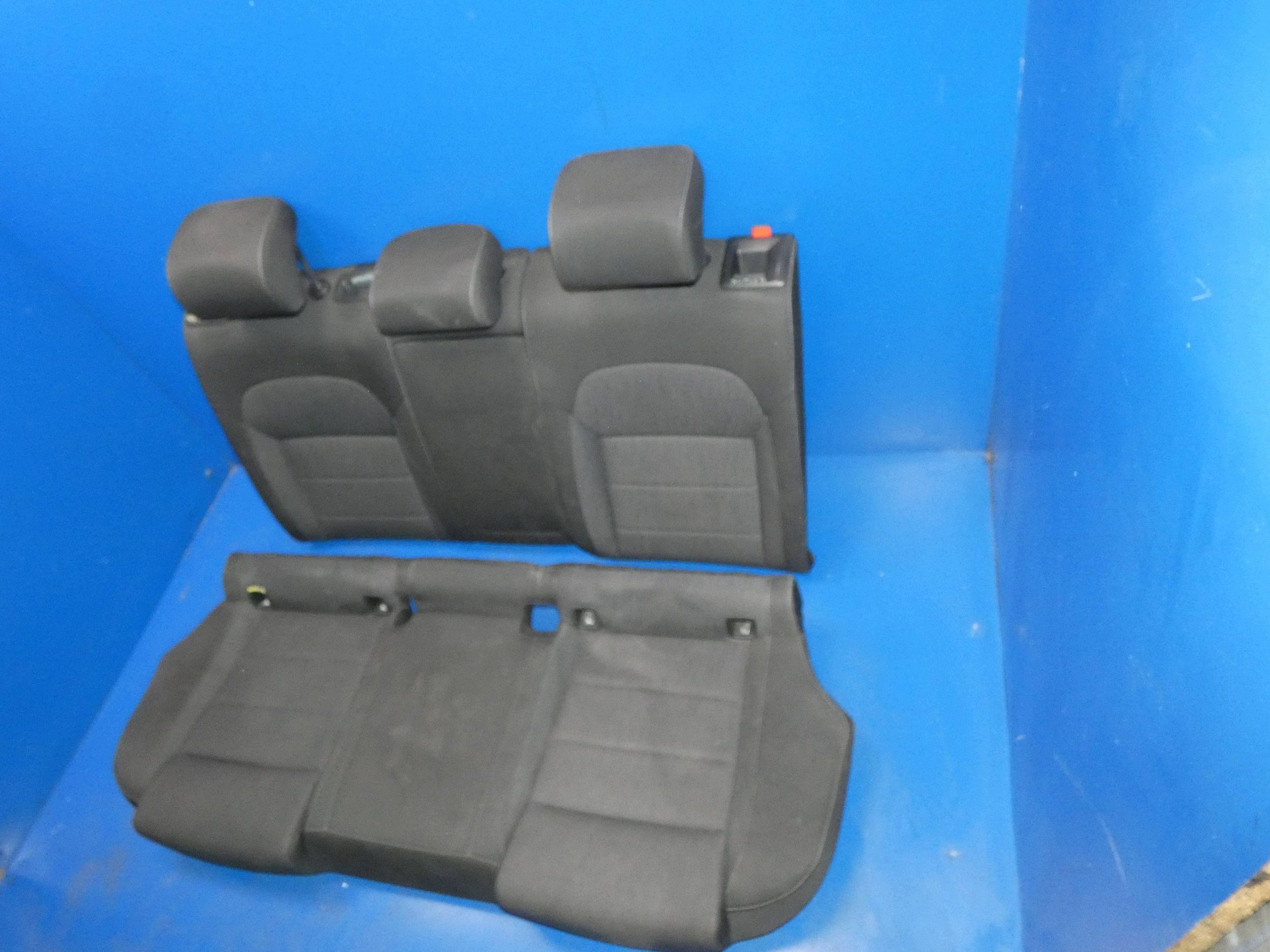 SKODA SUPERB III 3V KOMBI Sitz heck hinten