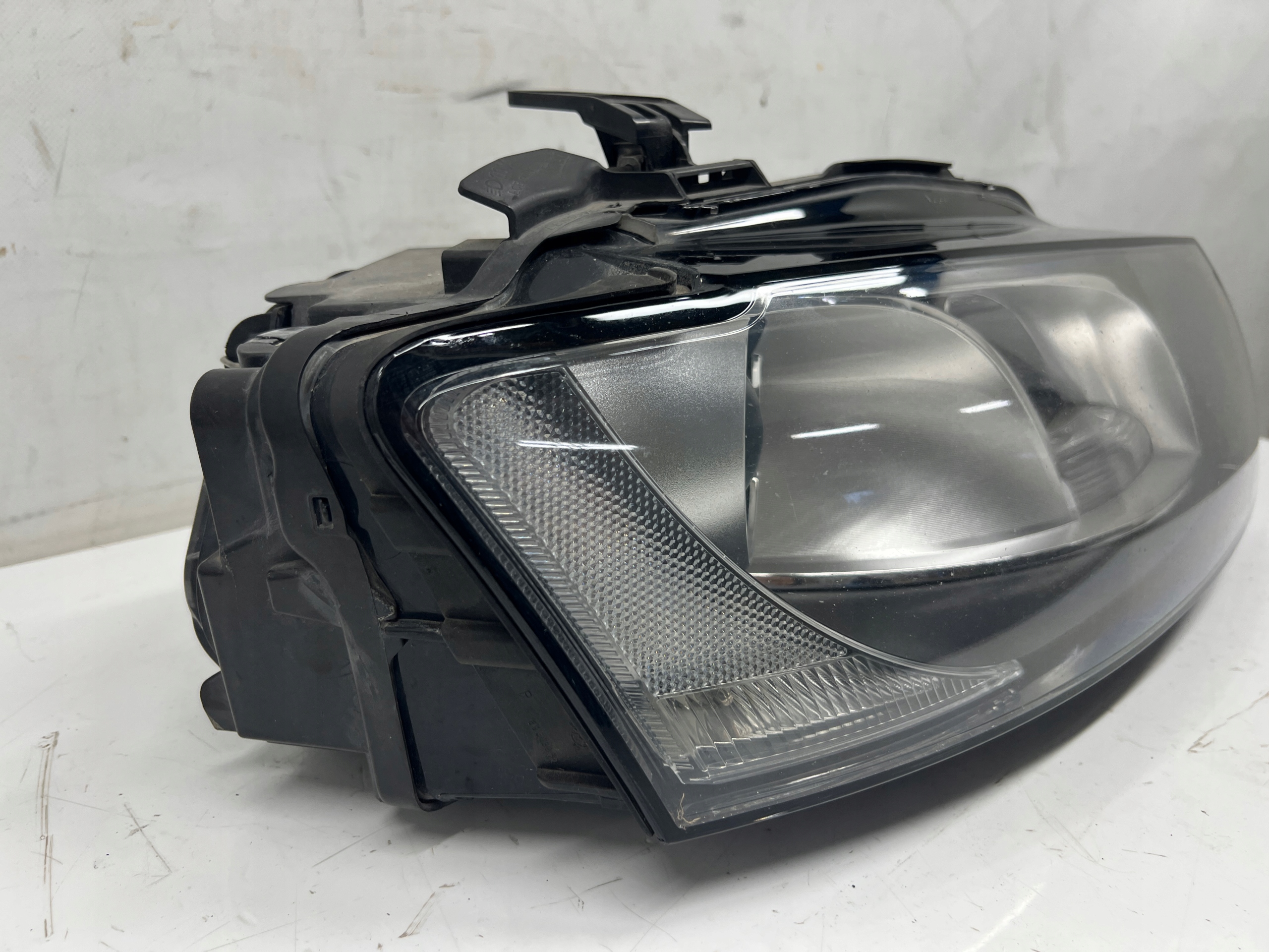 Audi A5 8T SPORTBACK 07-11 light right front right front 8T0941030AA