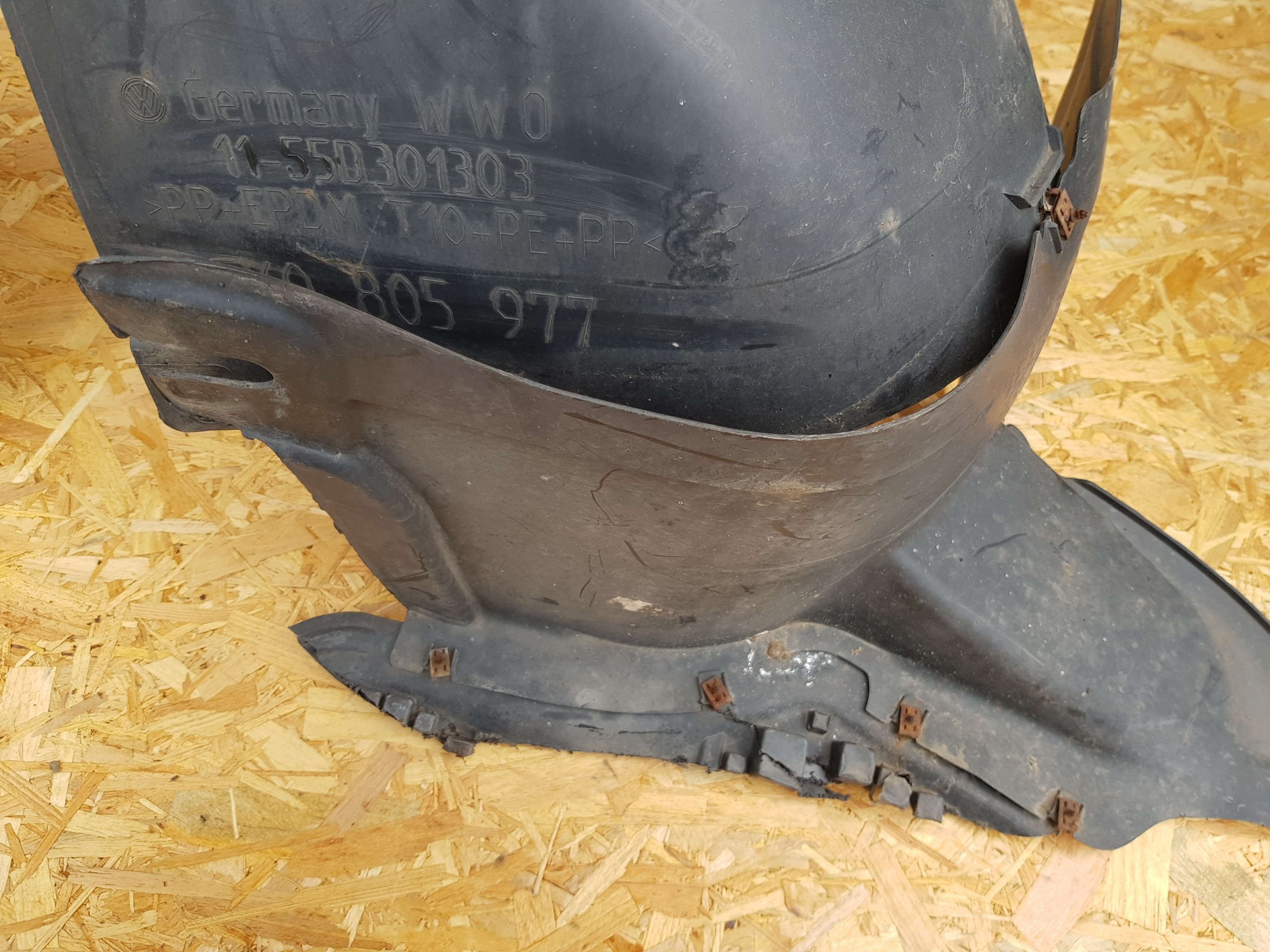 VW GOLF VI mudguard front front left 5K0805977