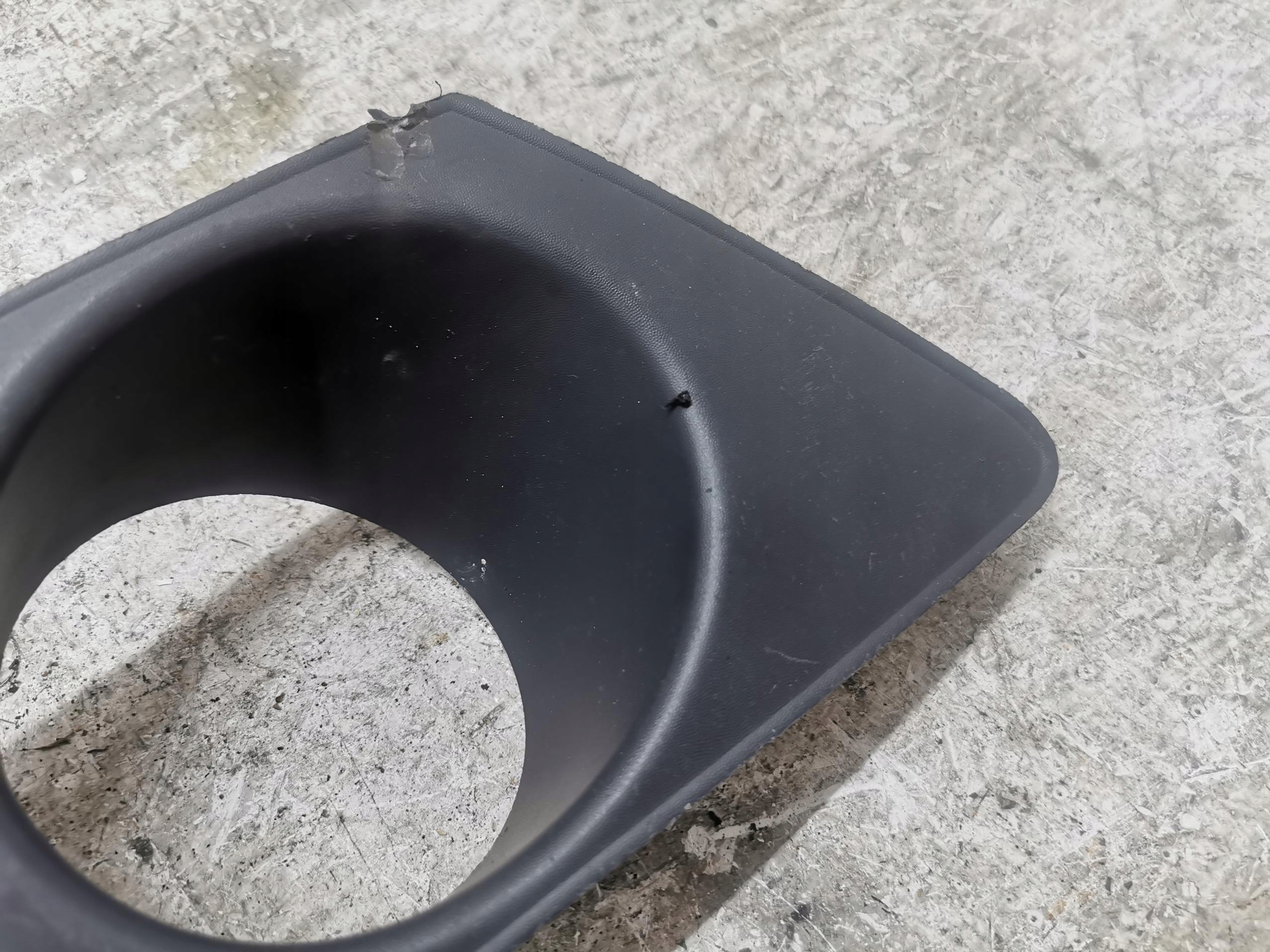 grid of a bumper right front DACIA LOGAN and 04-12 EU