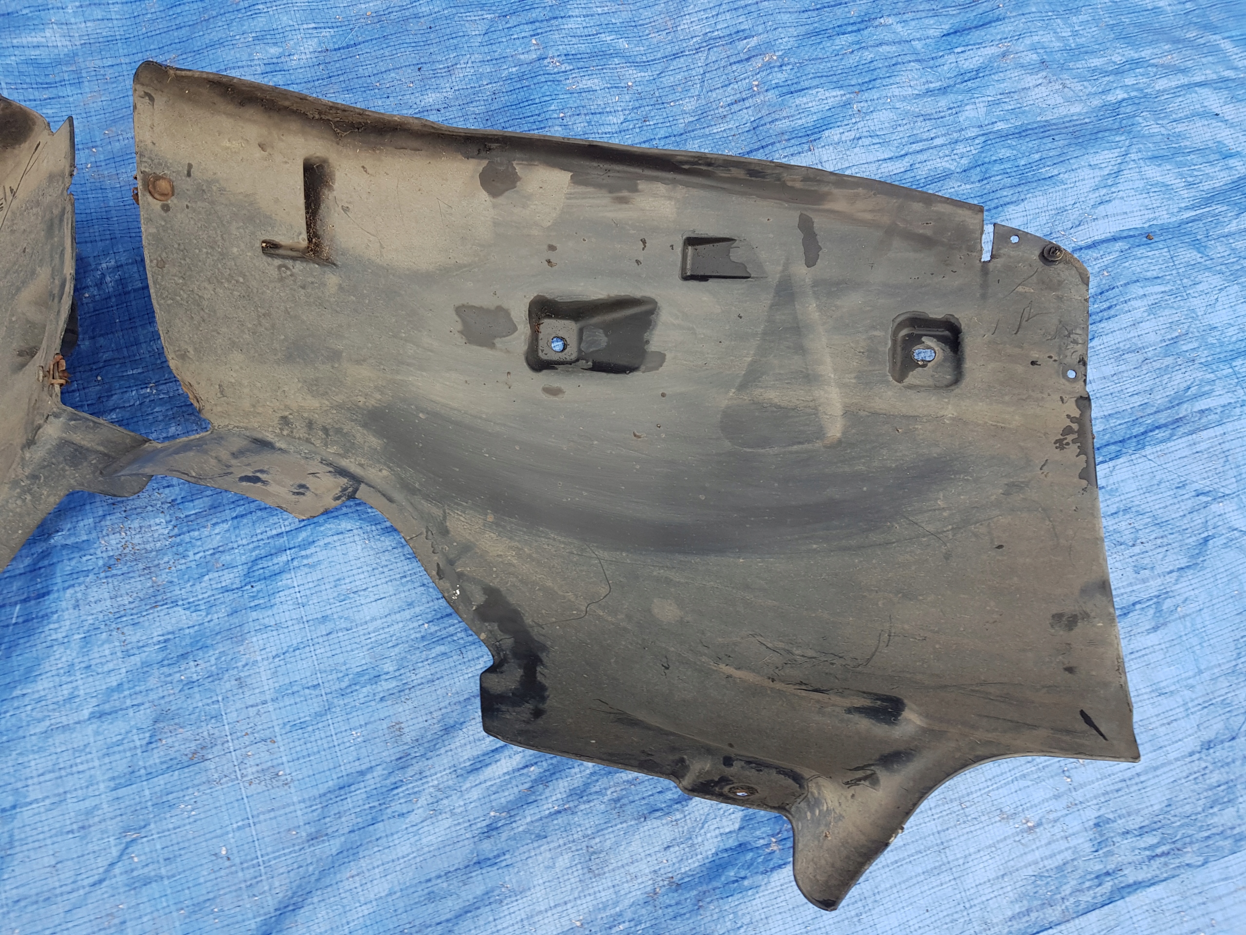 mudguard left front MERCEDES GL X164 1648842522 1648842322