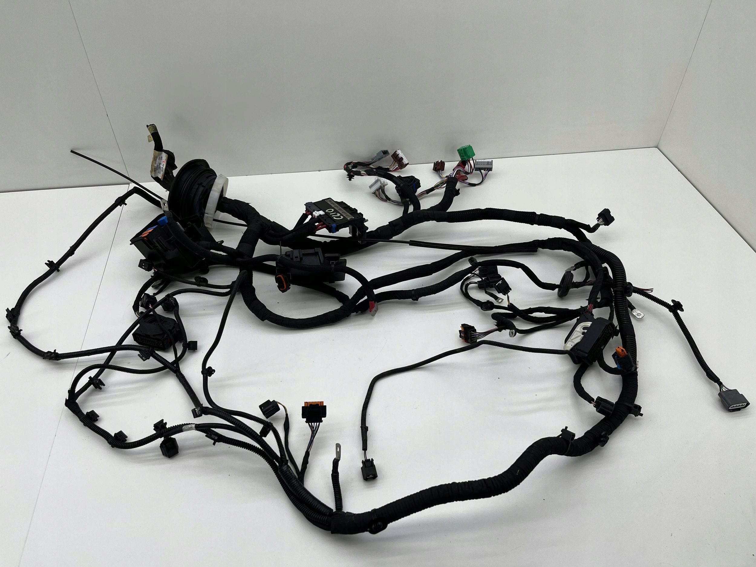 RENAULT CLIO V WIĄZKA INSTALACJA SILNIKA SKRZYNKA BEZPIECZNIKÓW KOMPLET