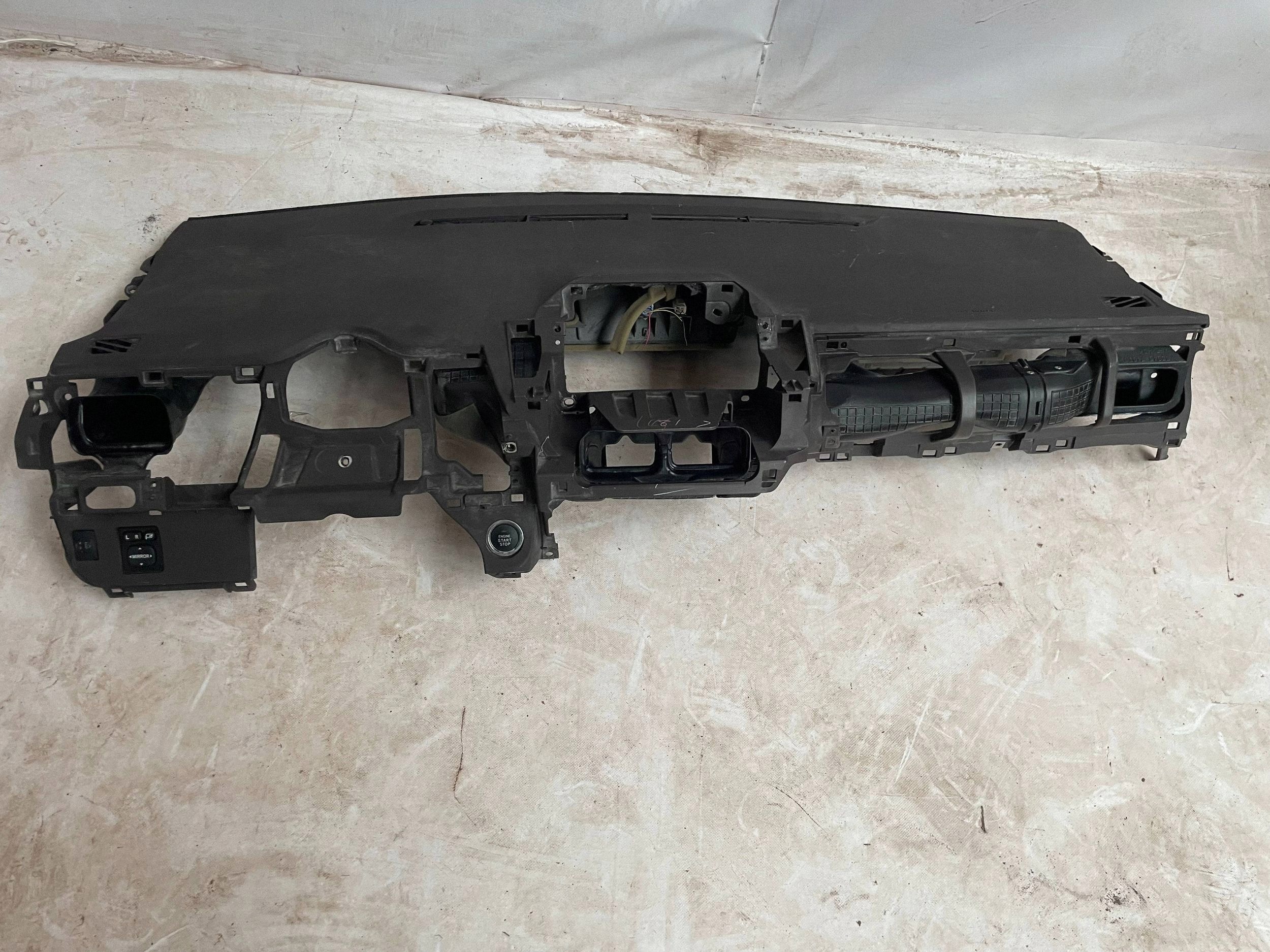 dashboard instrument panel TOYOTA IQ 55843-74010 @M