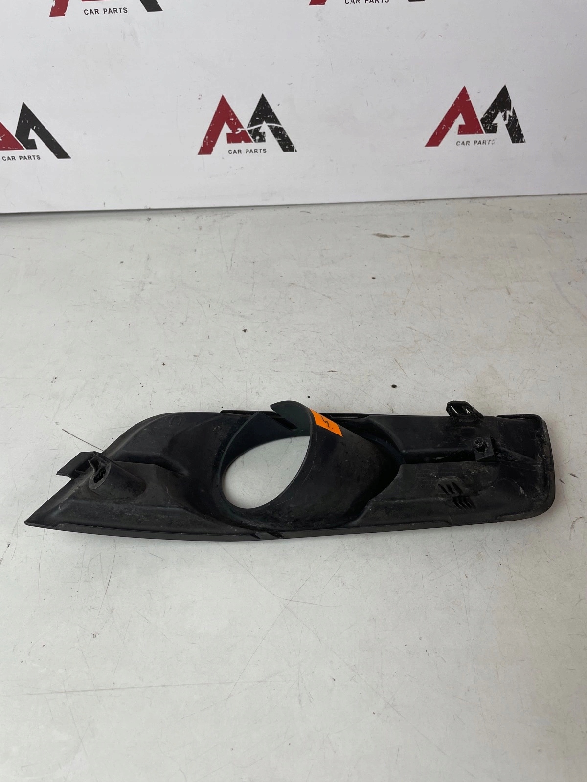 grid of a bumper front front left Chevrolet Cruze and