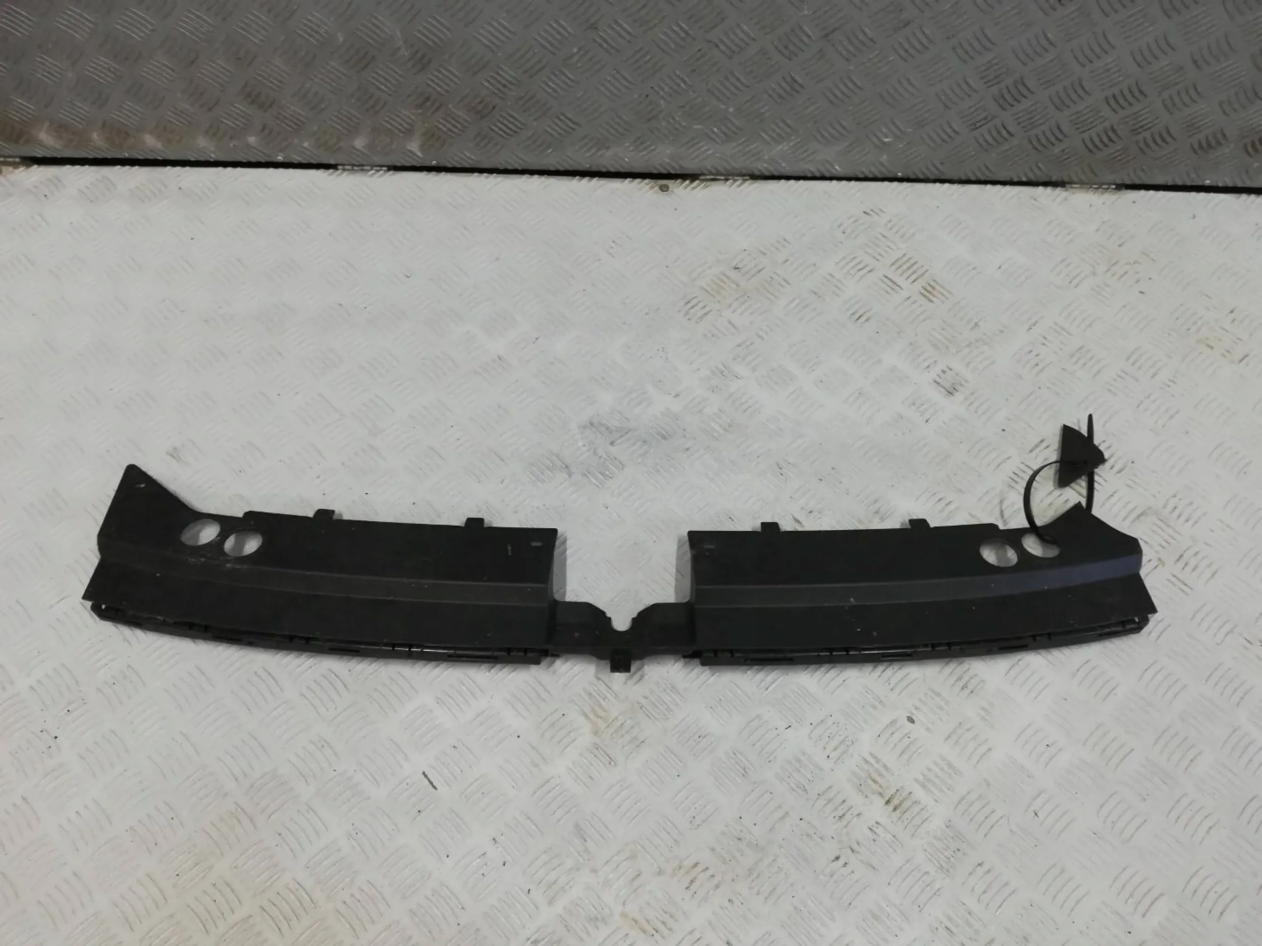 LL VW TIGUAN II РЕСТАЙЛІНГ РЕШІТКА РАДІАТОРА ЗАХИСТ PASAna853659