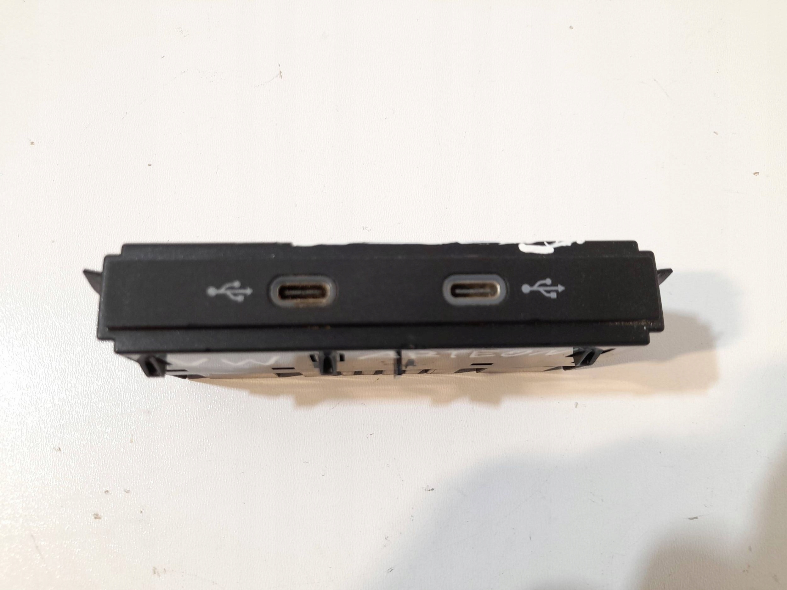 Volkswagen Arteon 3G8 adapter / Zlacze USB 5NA035736 (AR30)