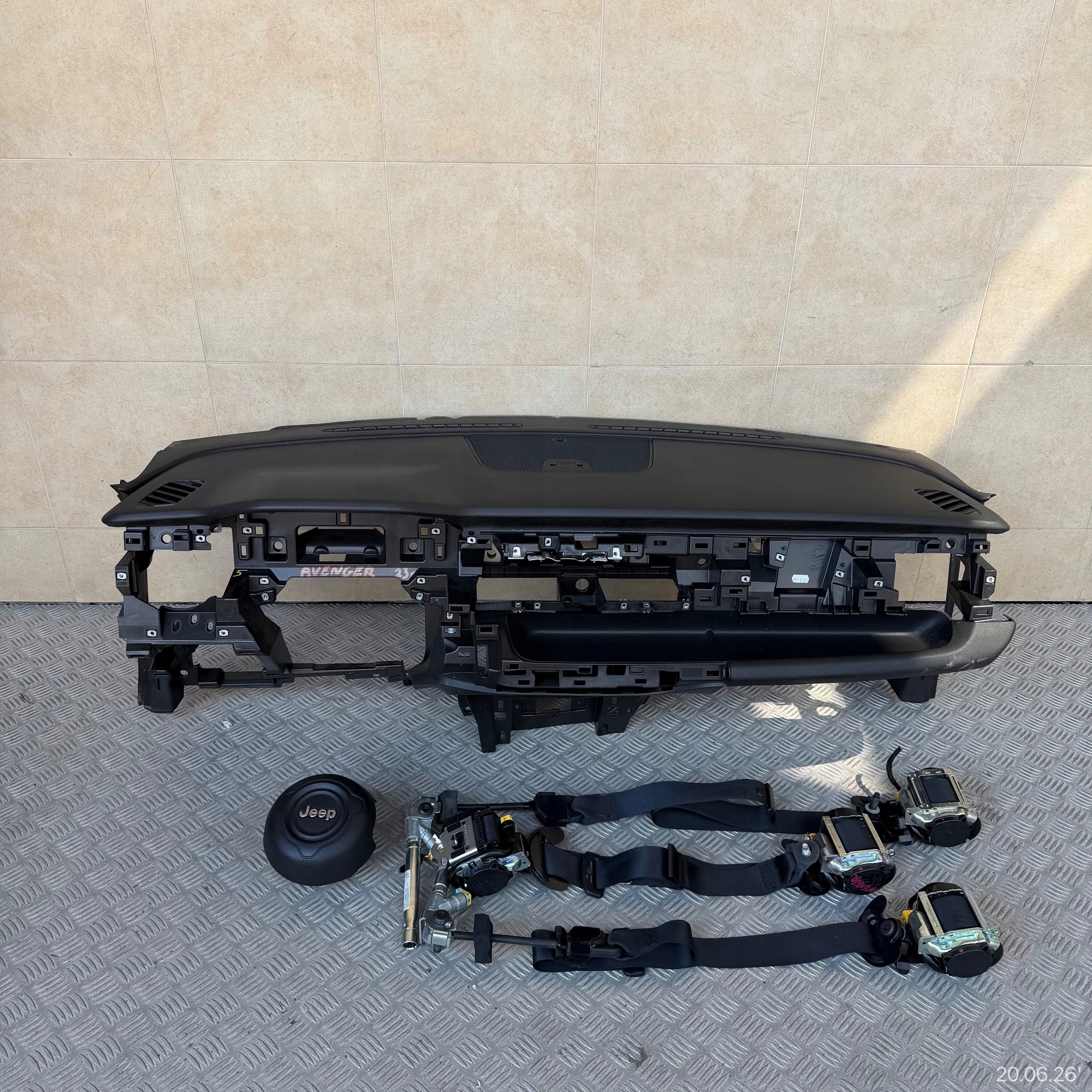 dashboard complete airbag console tension belts cockpit JEEP AVENGER 2023 ROK