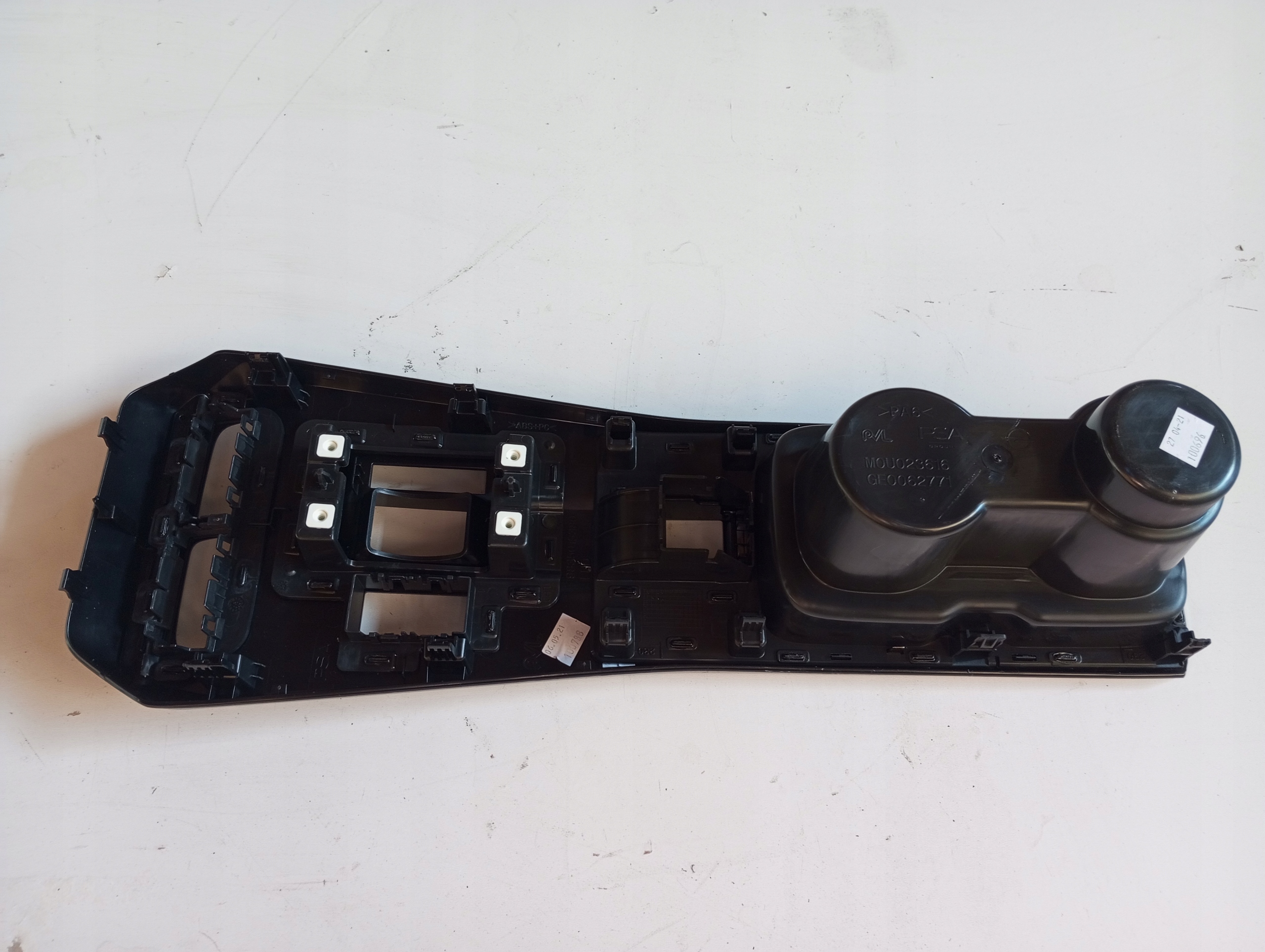 frame changes of the gear PANEL TUNEL OPEL MOKKA B 9835015380