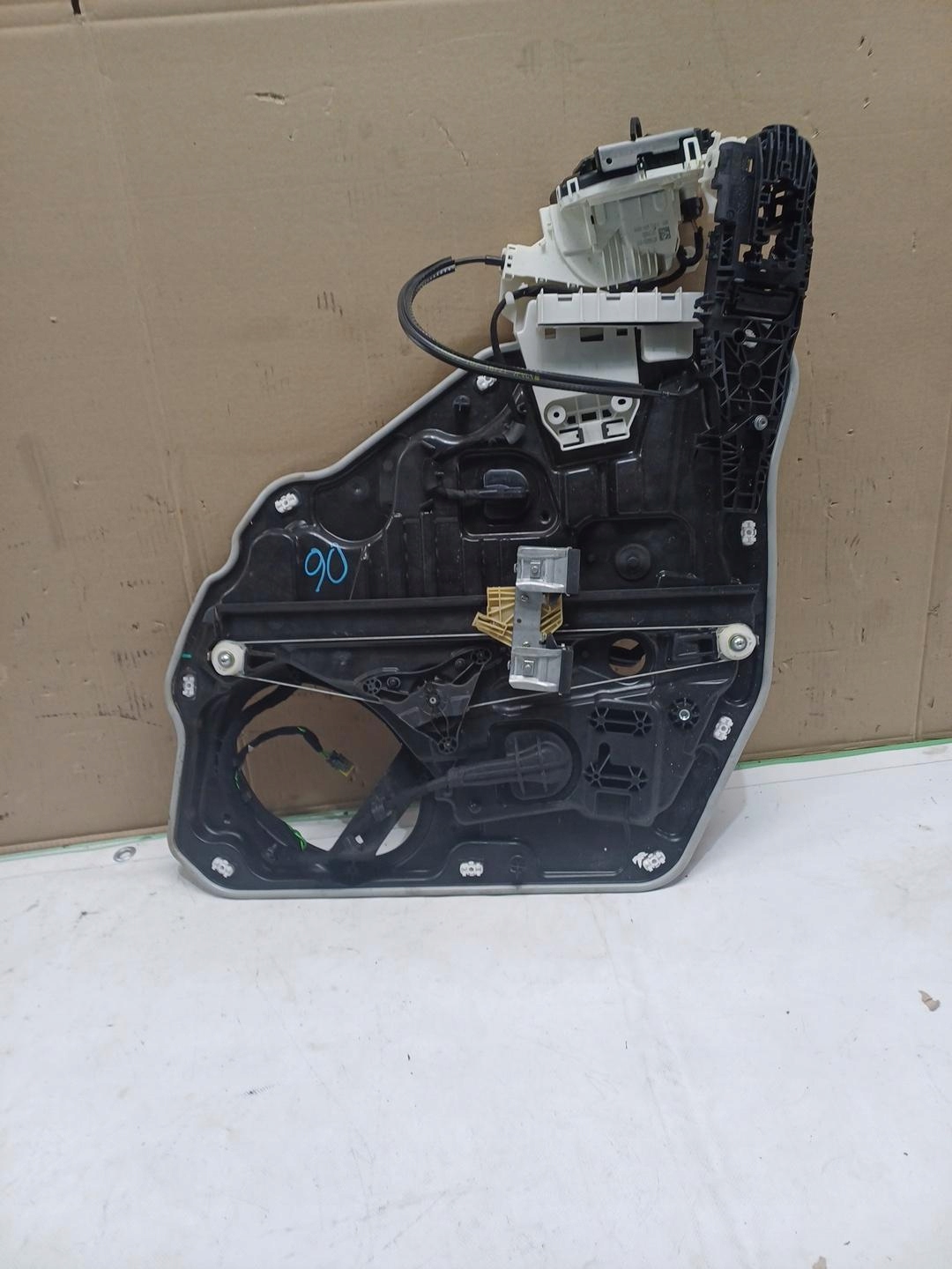 MECHANIZM PODNOSZENIA SZYBY PRAWY TYŁ JEEP RENEGADE 00521525760