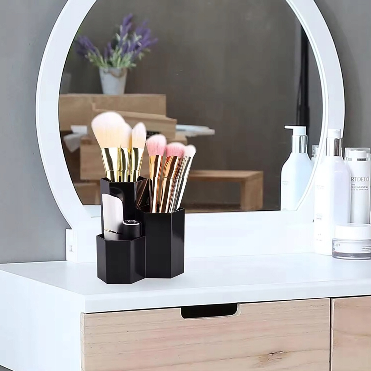 POJEMNIK ORGANIZER DUŻY NA KOSMETYKI PĘDZLE DO MAKIJAŻU 3 PRZEGRÓDKI AG605I Pojemność 500 ml