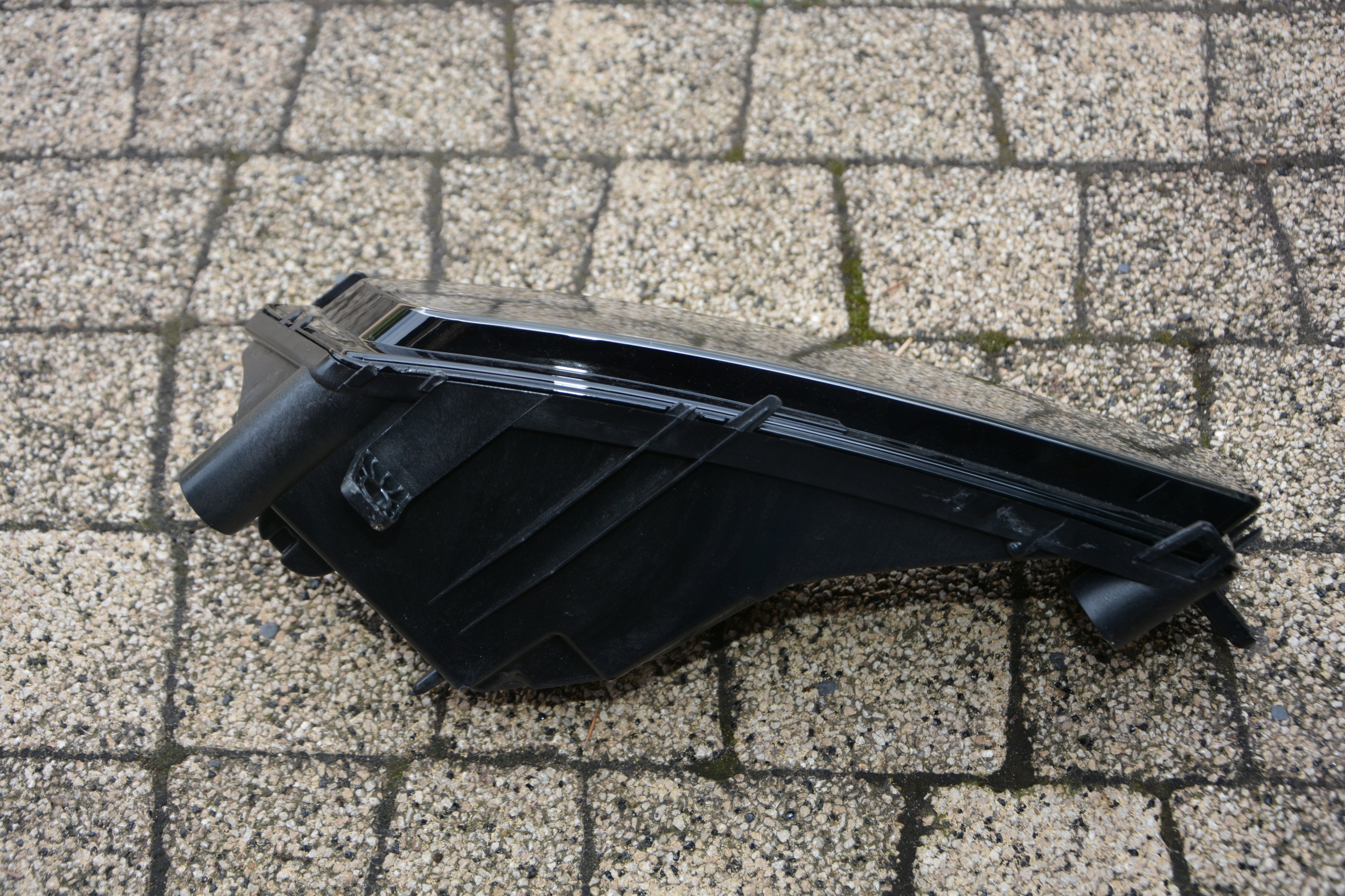 HALOGEN VW TOURAN II 5TA941661A 5TA941662A Producent części Volkswagen OE