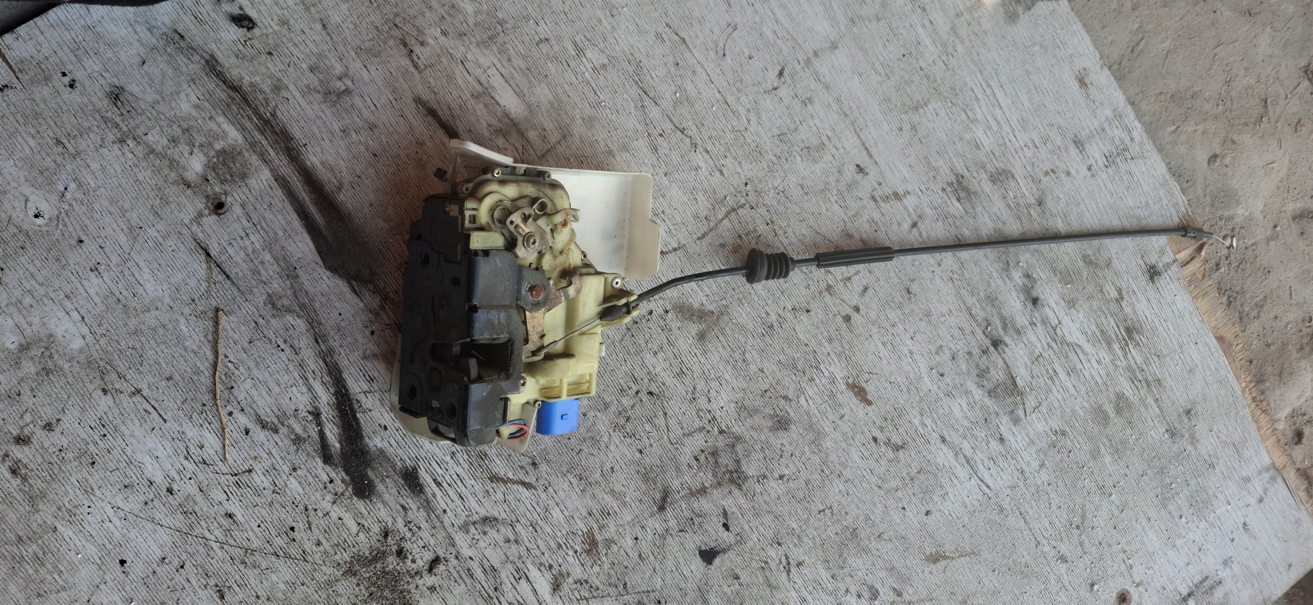 lock door left front VW TRANSPORTER T5 03-> r. 3B1837015AM