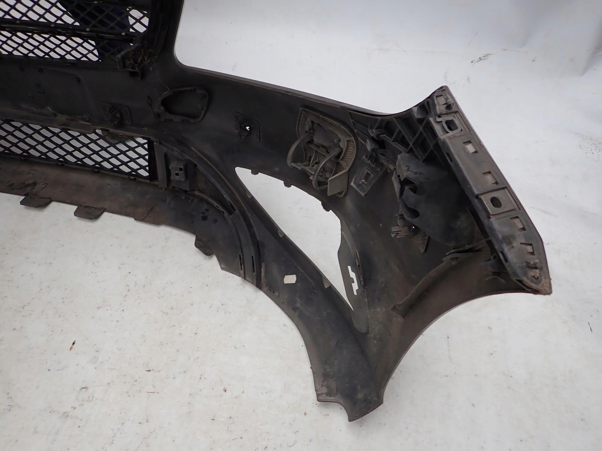 MERCEDES A-KLASA III 3 W176 12-15 bumper front front washer 6XPDC