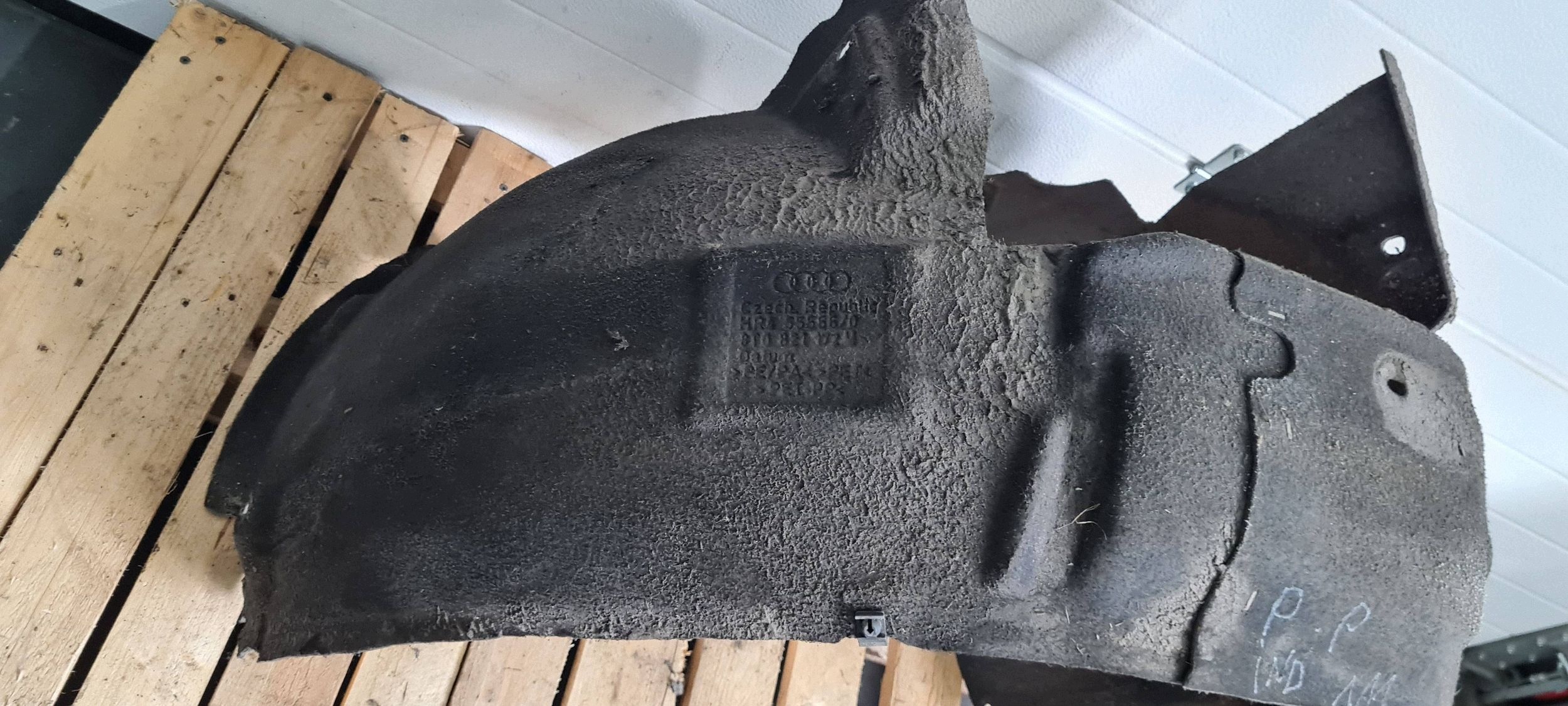 A5 8T S5 LIFT mudguard right right front front 8T0821172M