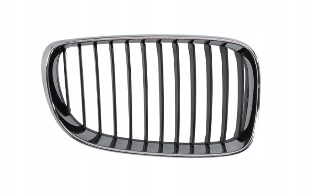 ATRAPA PRAWA BMW 1 E87, 09.2004-