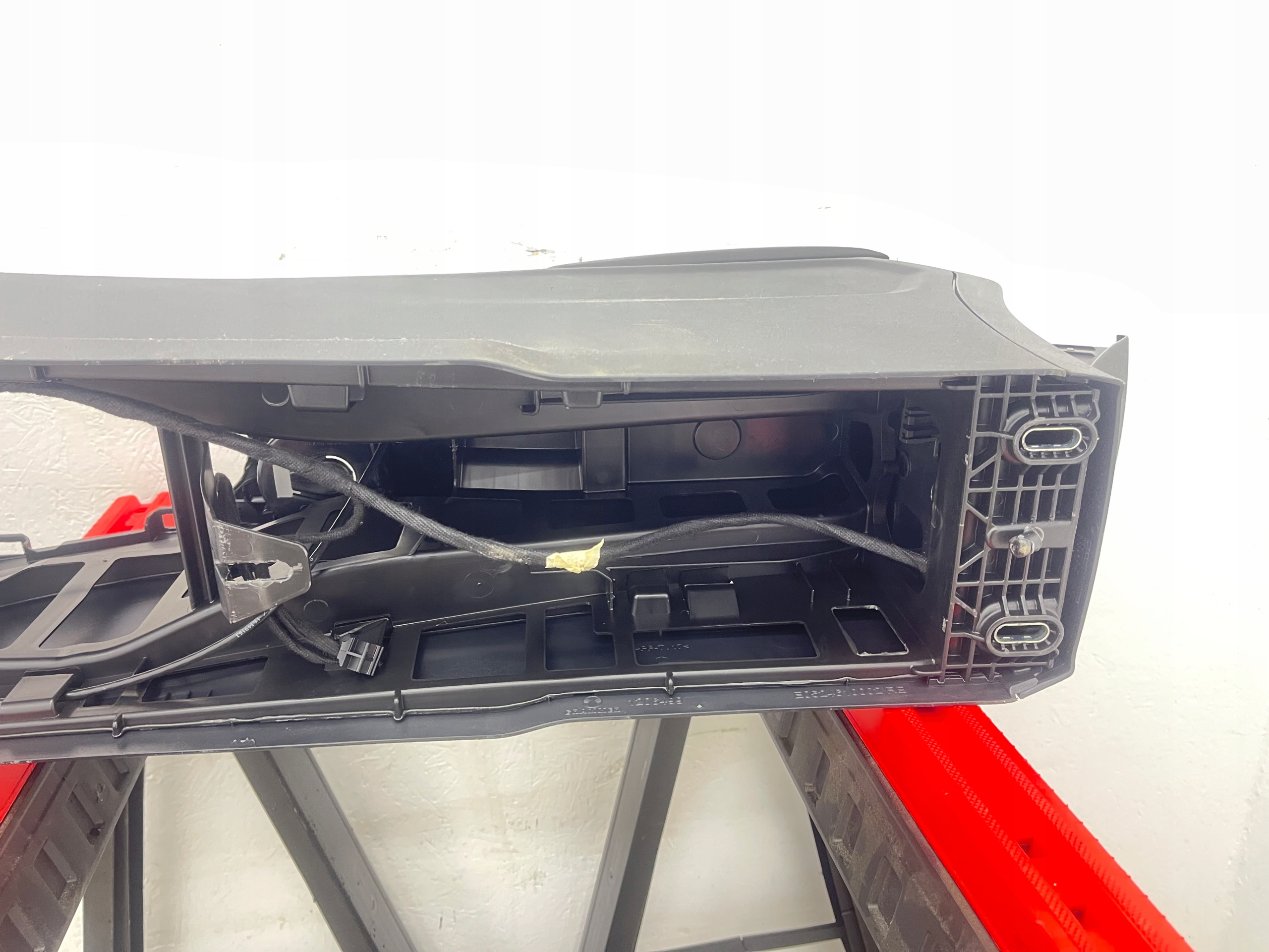 тунель середина MERCEDES W246 A2466804301 европа