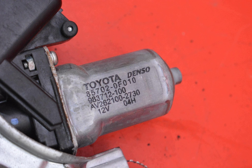 window regulator left front EU 85720-0D110-B TOYOTA YARIS 2 II 3D HB 05-09