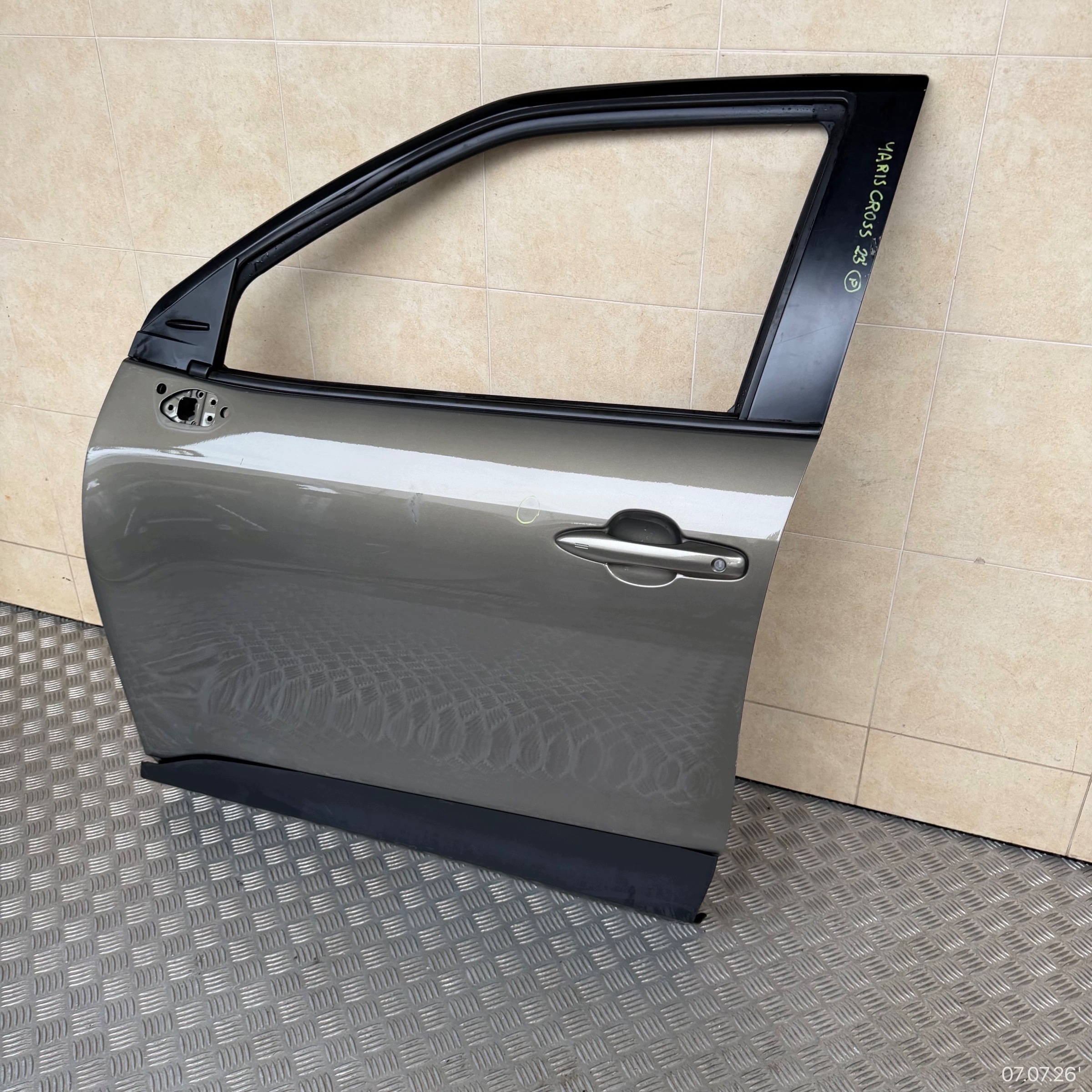 door front left TOYOTA YARIS CROSS 2023 ROK