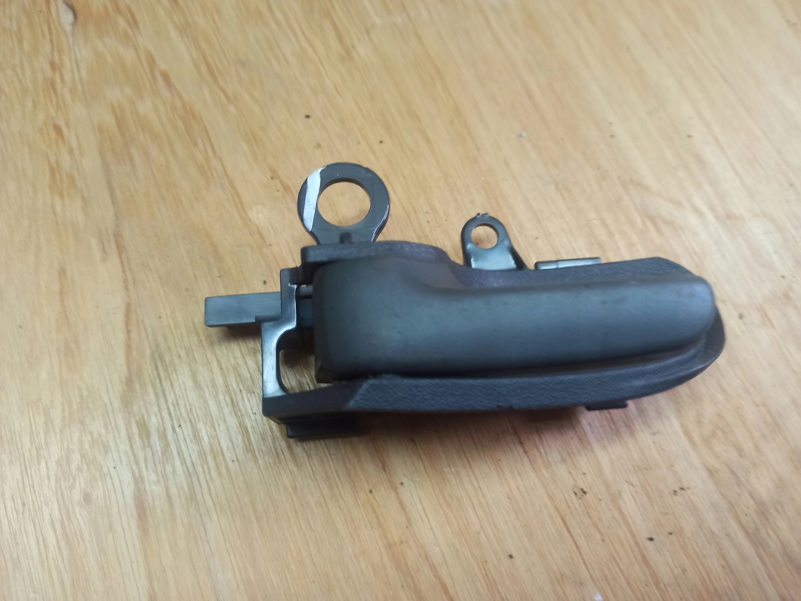 TOYOTA YARIS VERSO handle left or right front