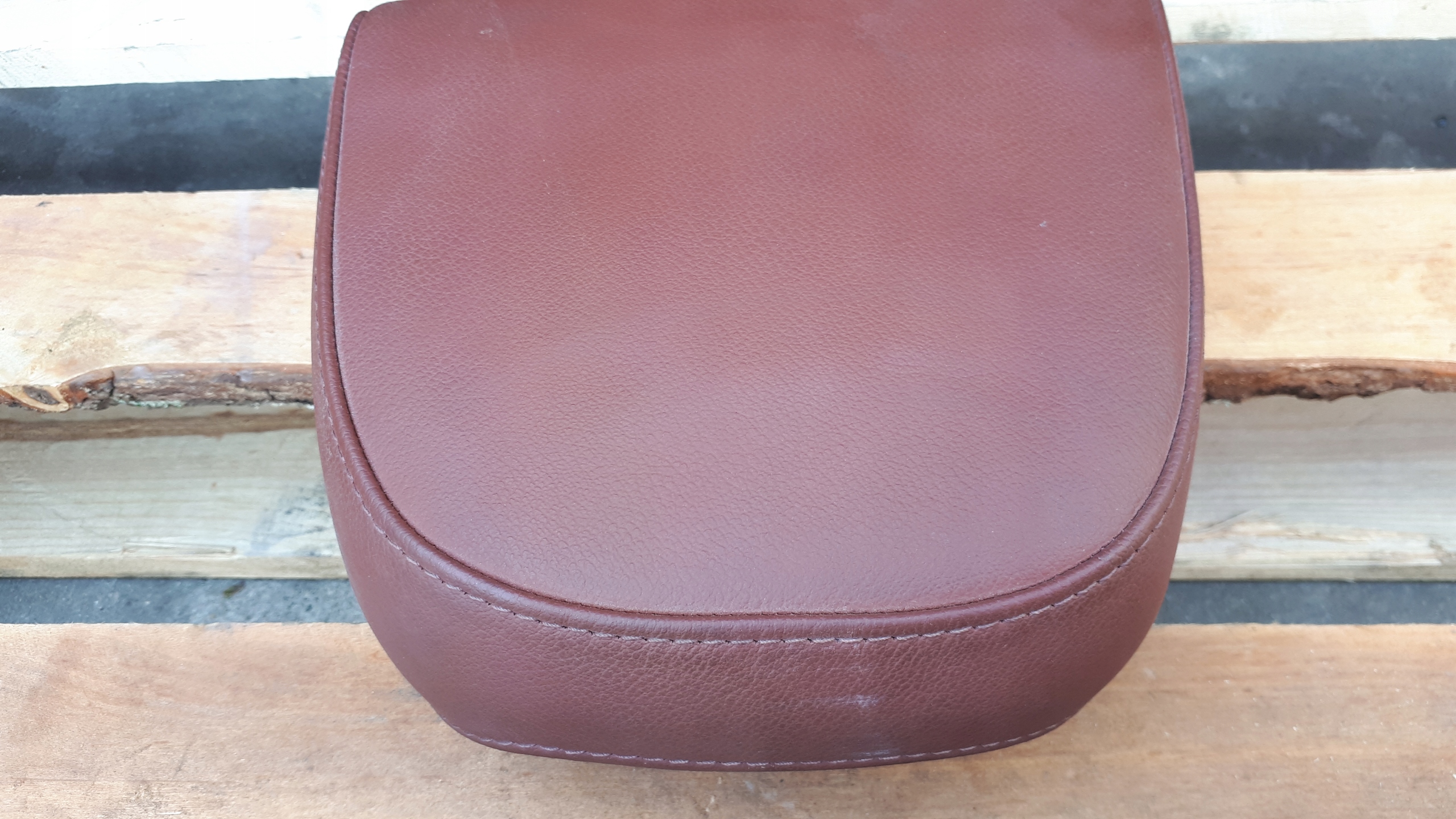 S4 B8 A4 rest right leather front BRAZ