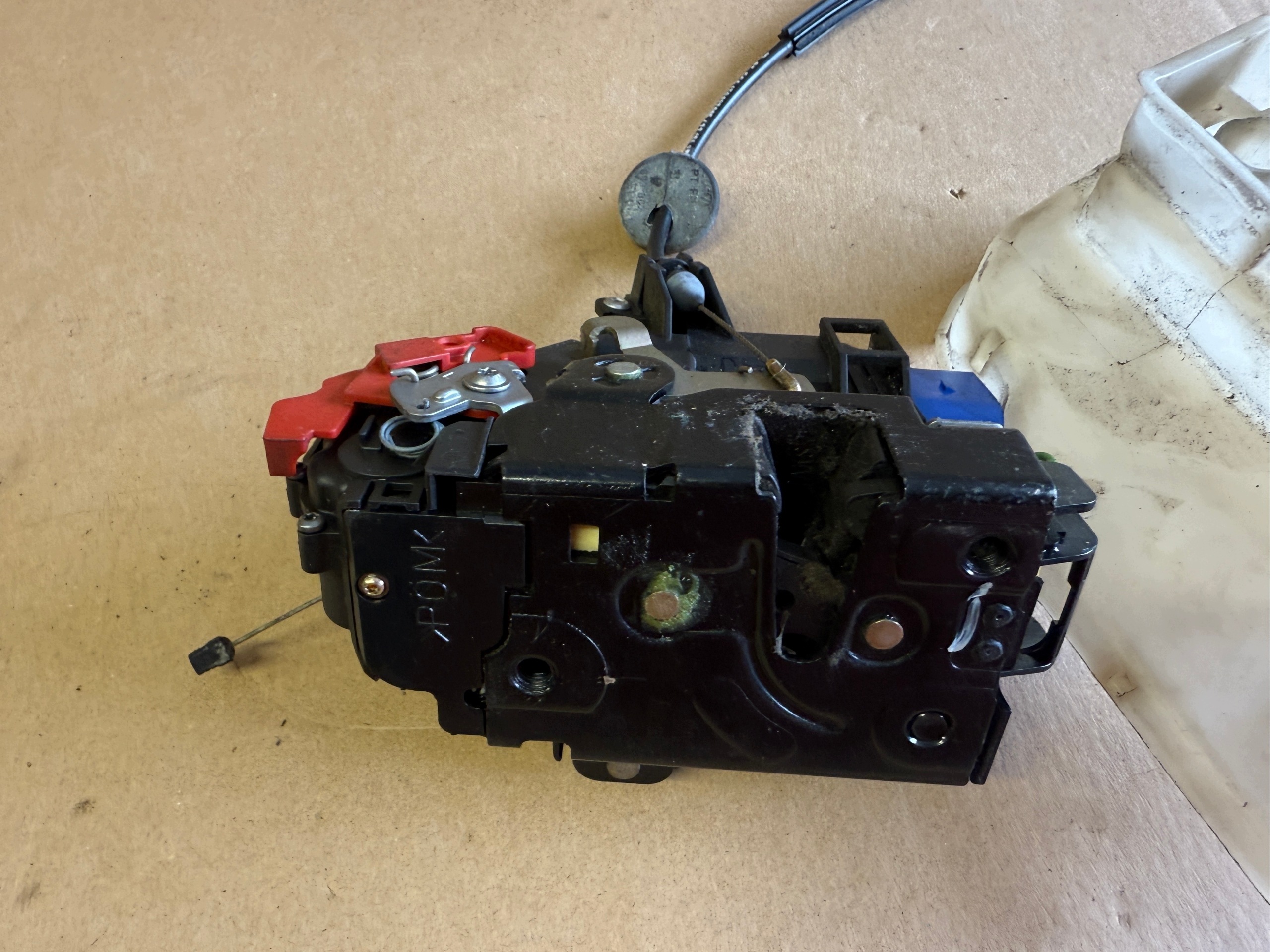 VW TOURAN and CADDY lock door left front front 3D1837015